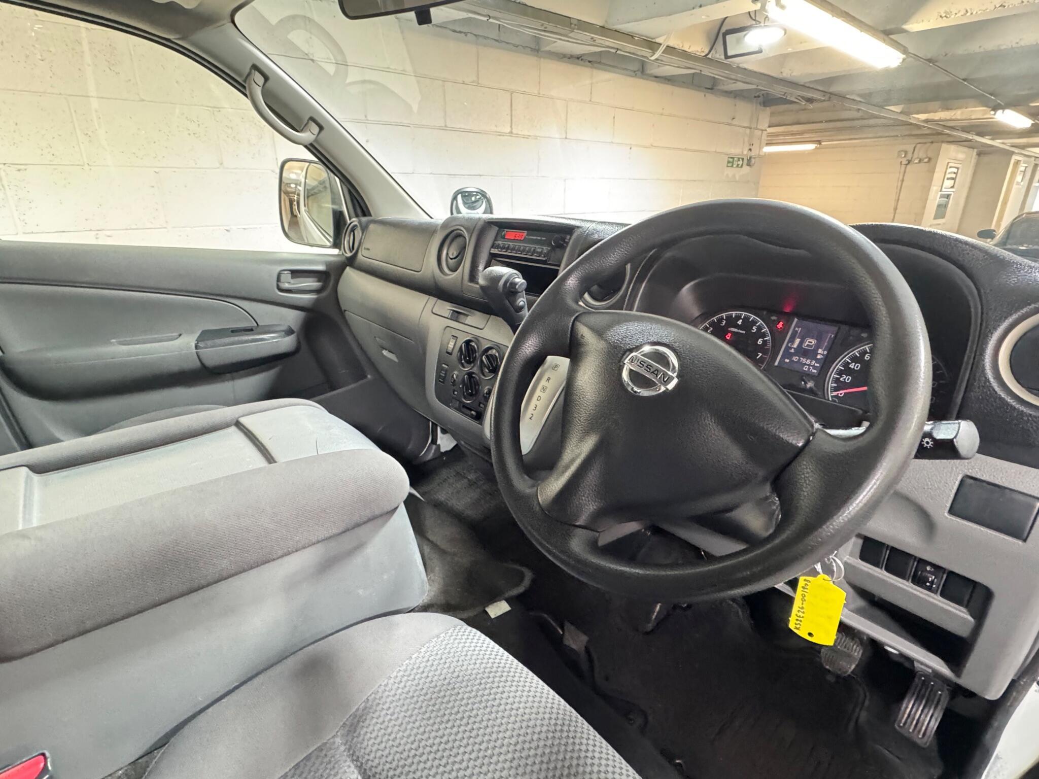 Nissan NV300 - Image 8