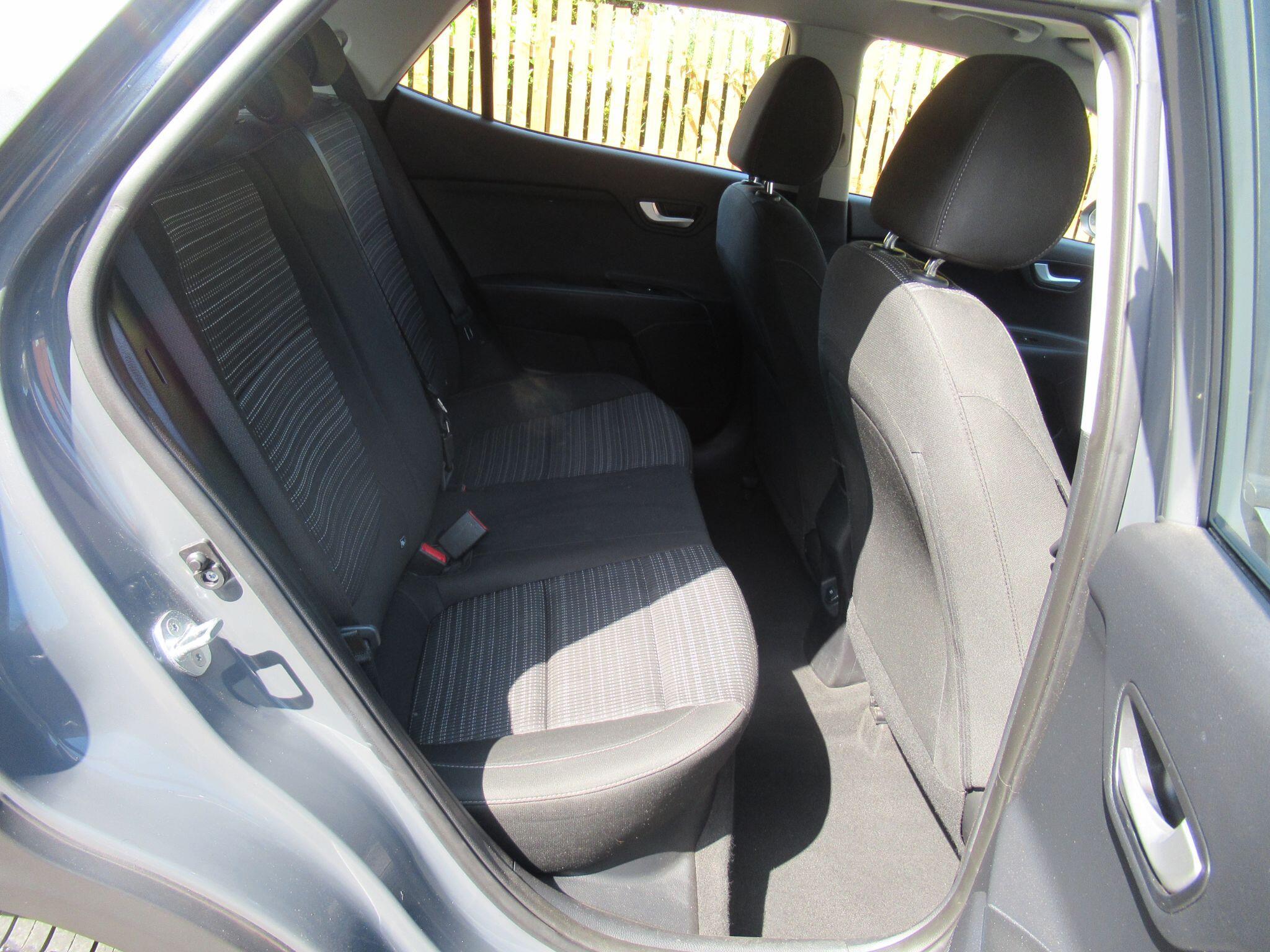 Kia Stonic - Image 18