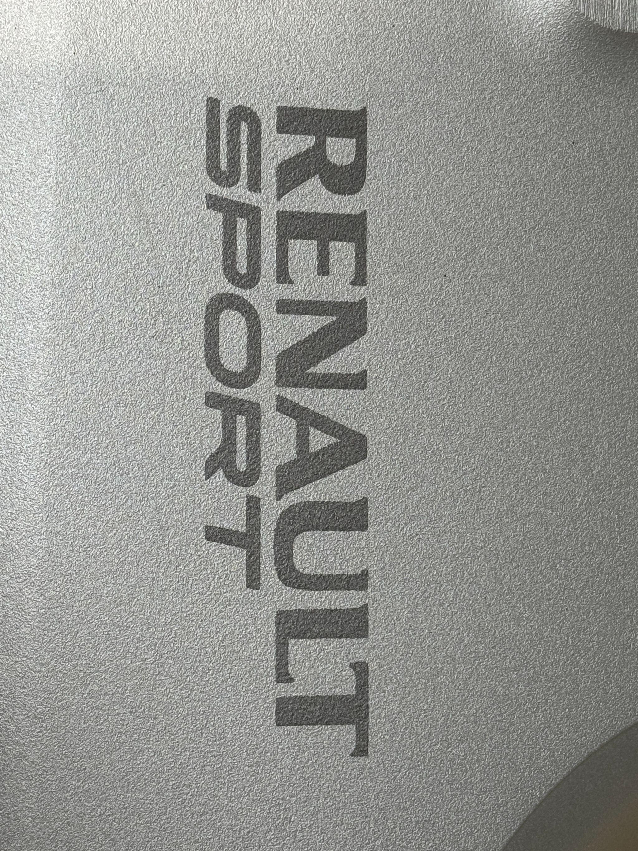 Renault Megane - Image 57
