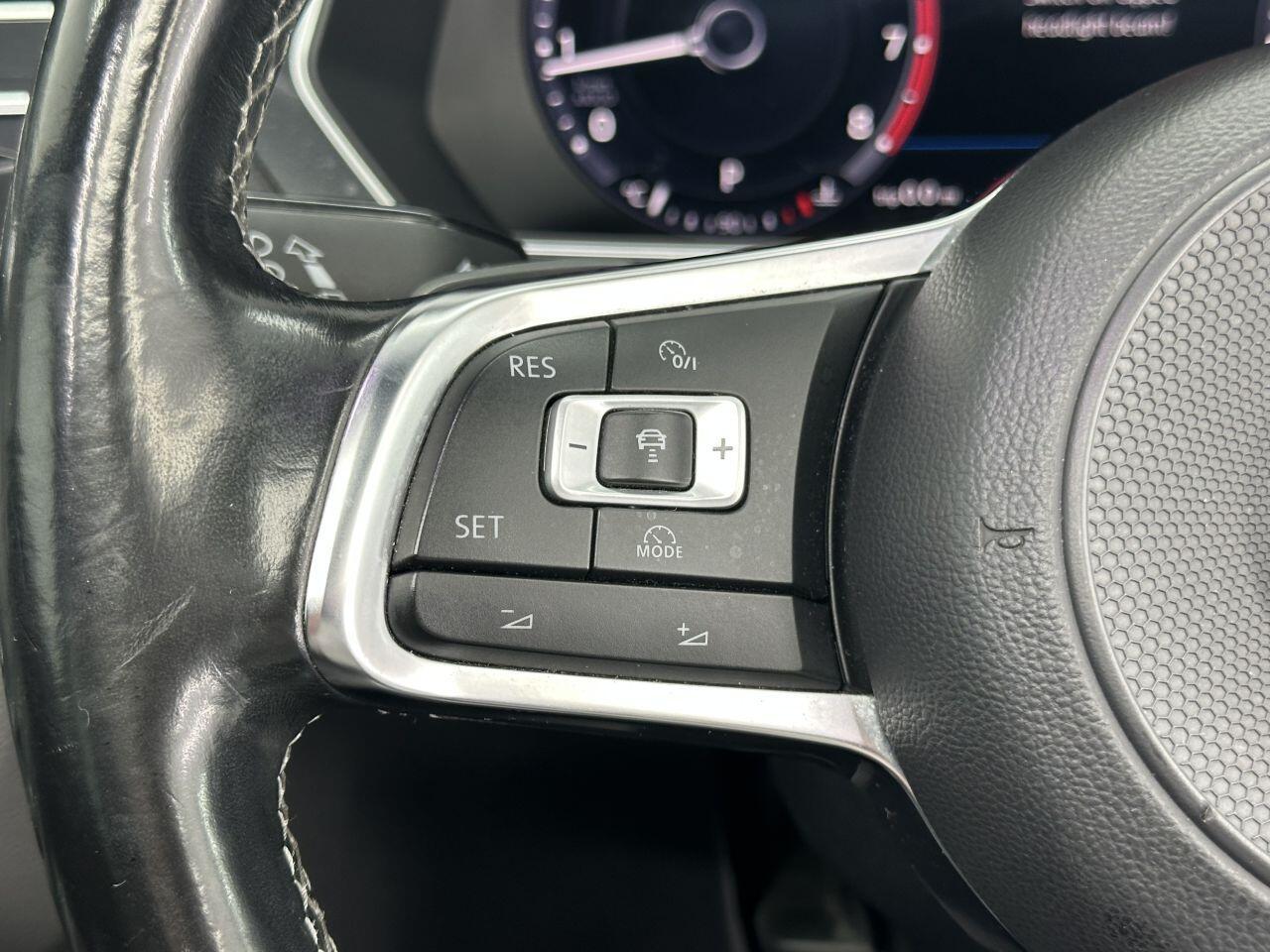 Volkswagen Tiguan - Image 30