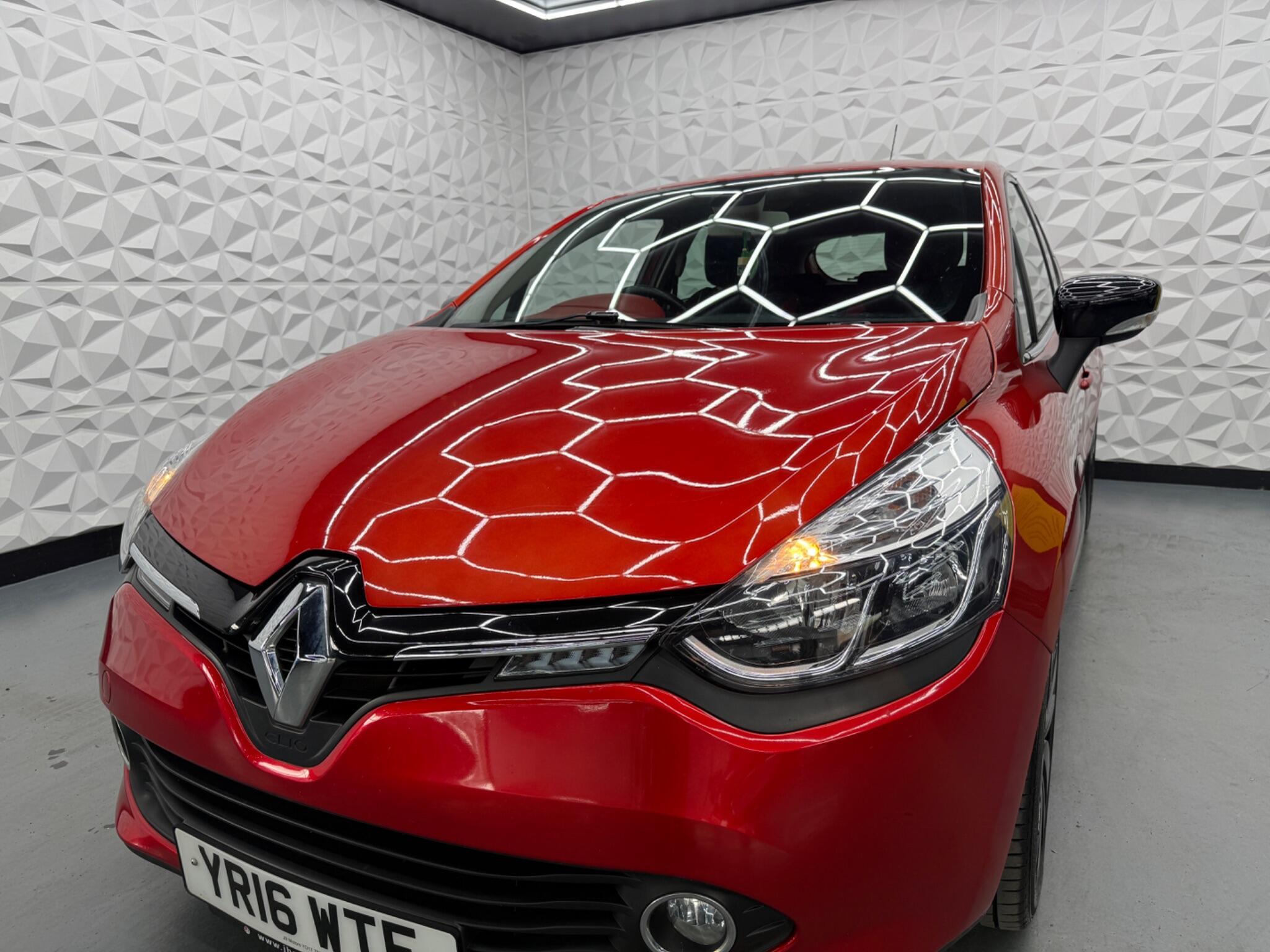 Renault Clio - Image 10