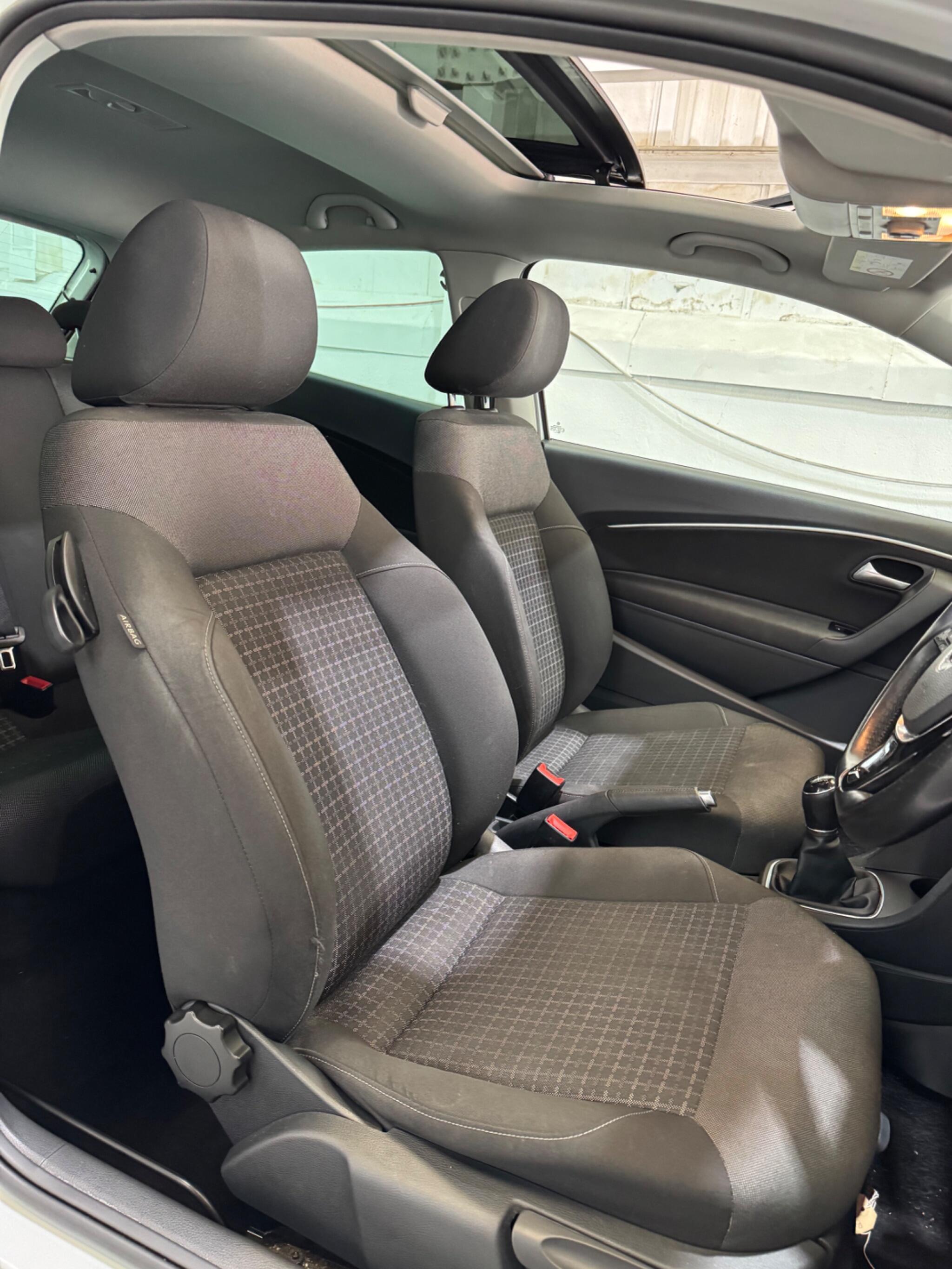 Volkswagen Polo - Image 15