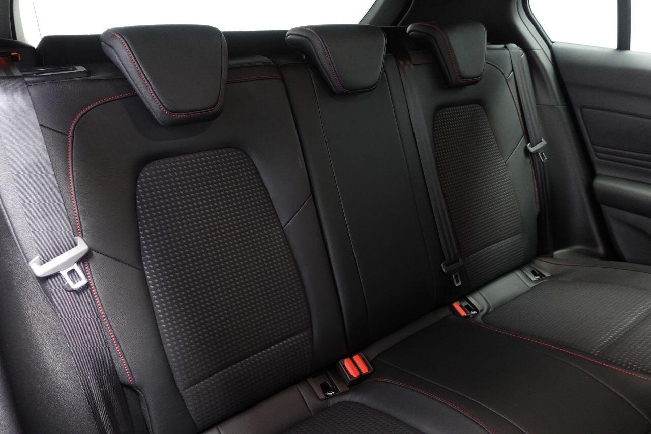 Ford Focus - Image 18