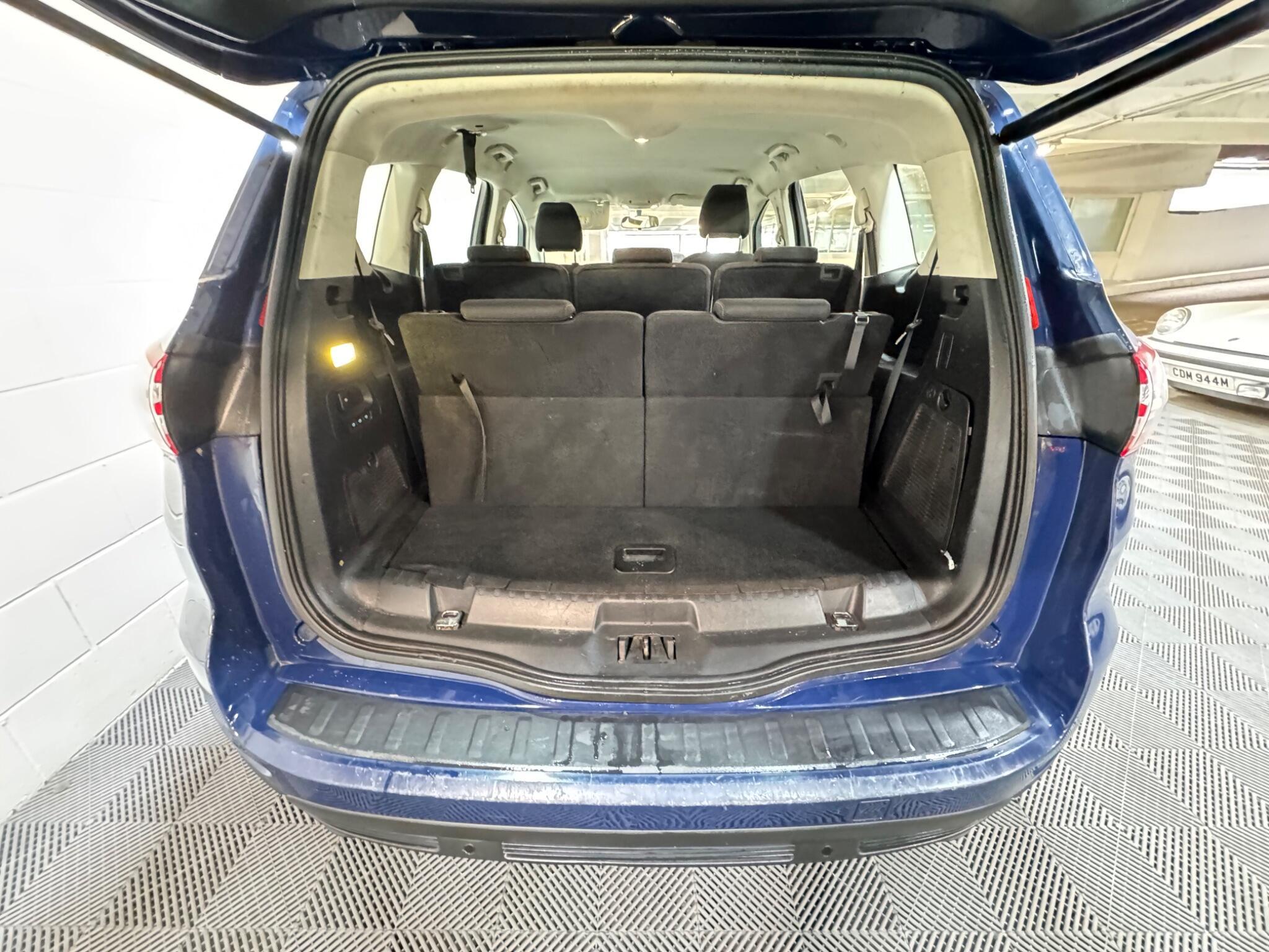 Ford S-MAX - Image 13