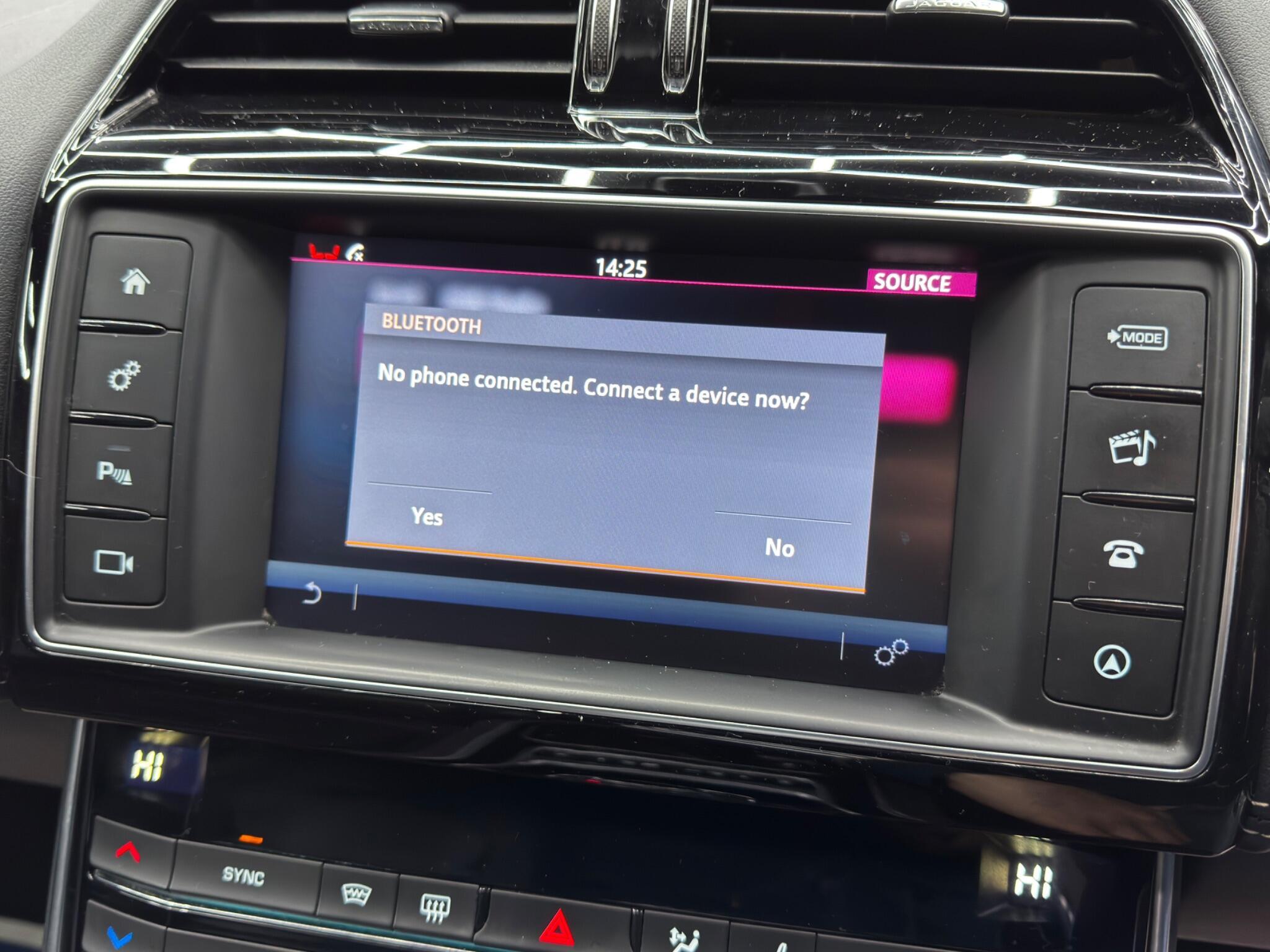 Jaguar XE - Image 33