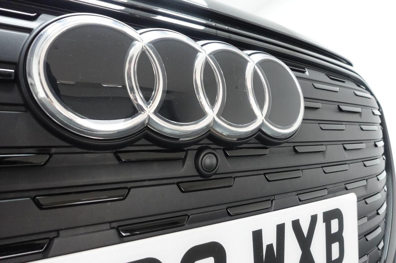 Audi Q4 E-Tron - Image 17