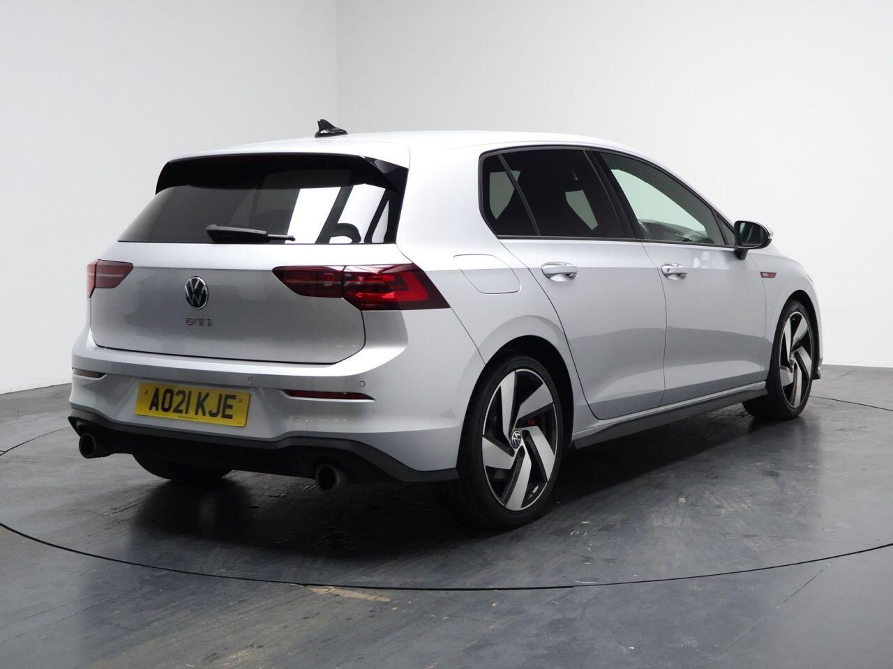 Volkswagen Golf - Image 31