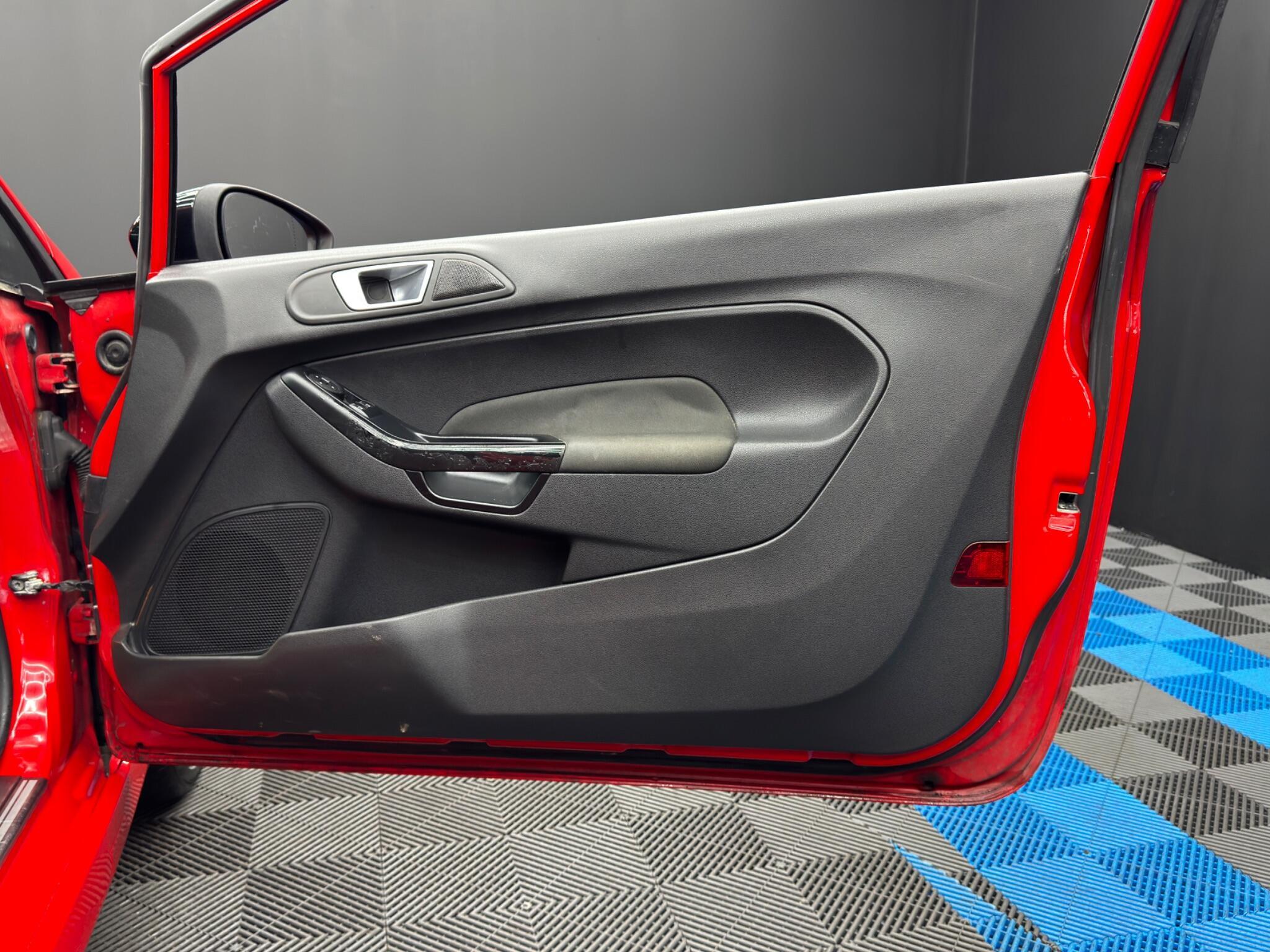 Ford Fiesta - Image 32