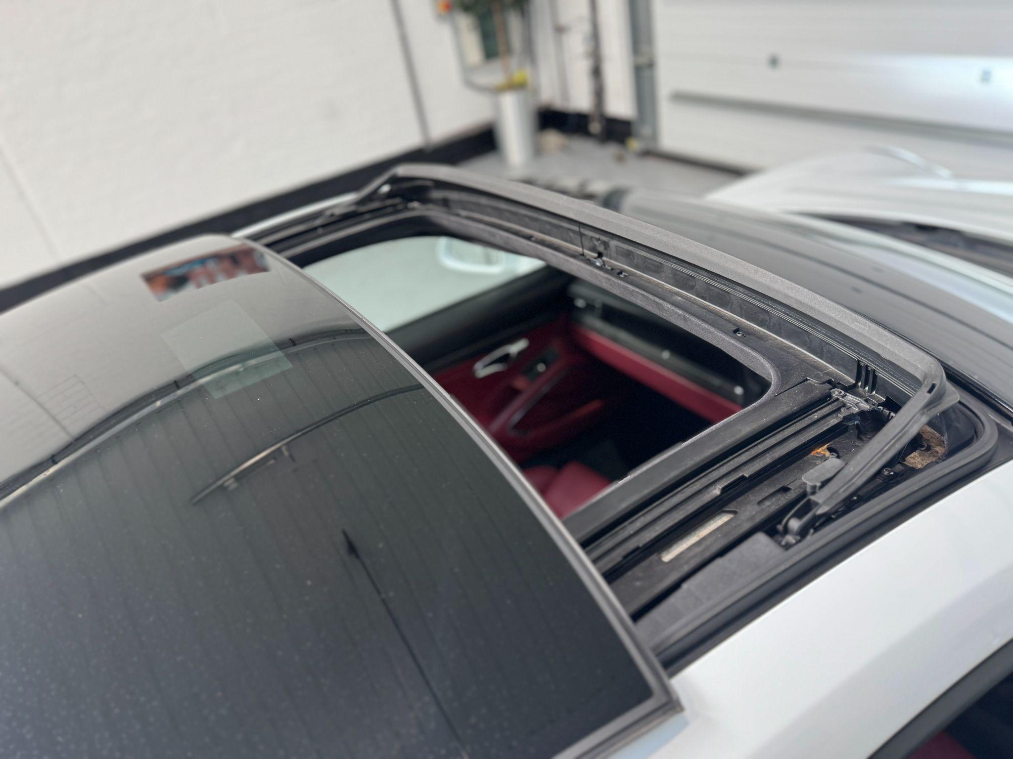 Porsche 911 - Image 49