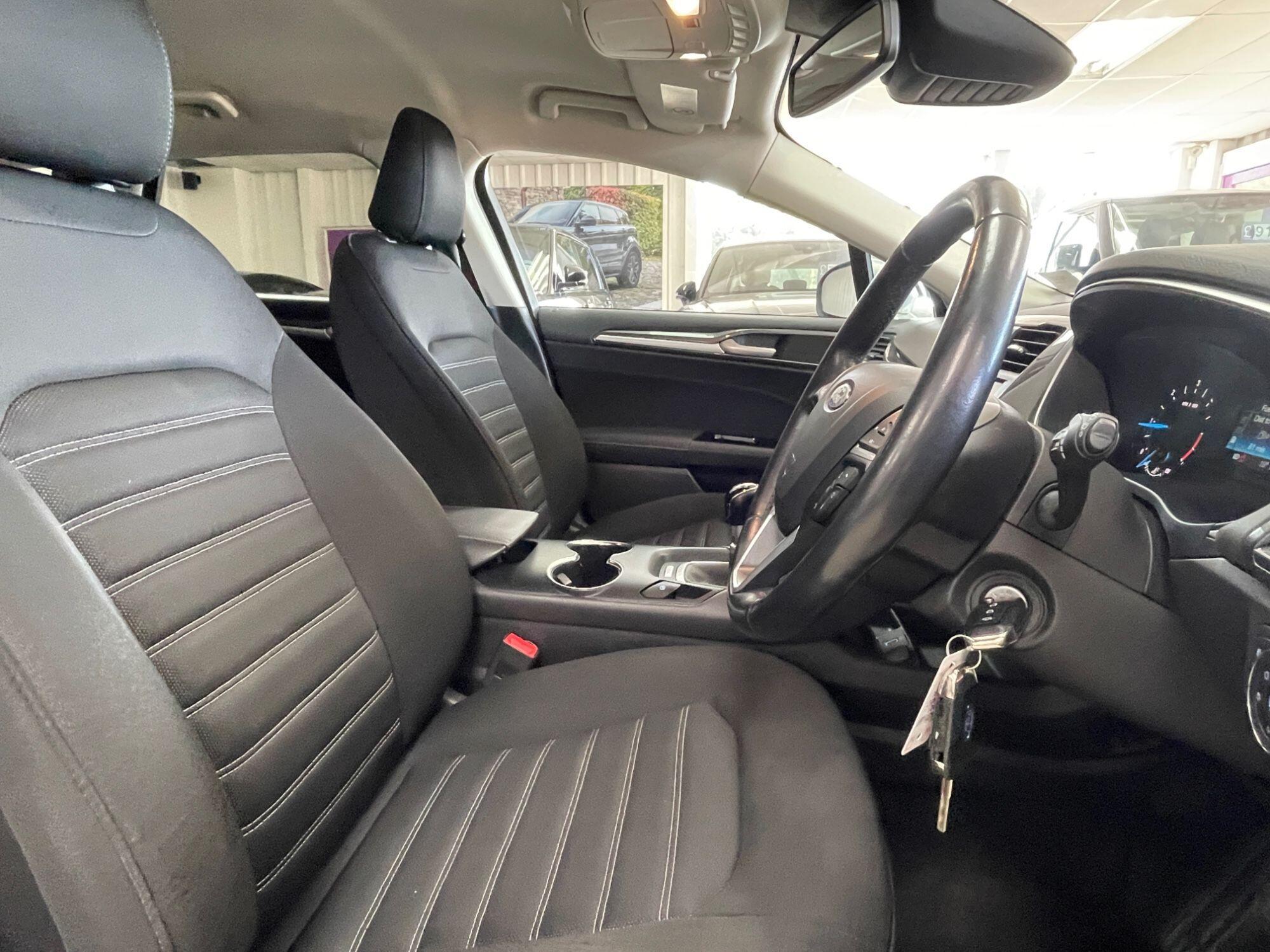 Ford Mondeo - Image 24