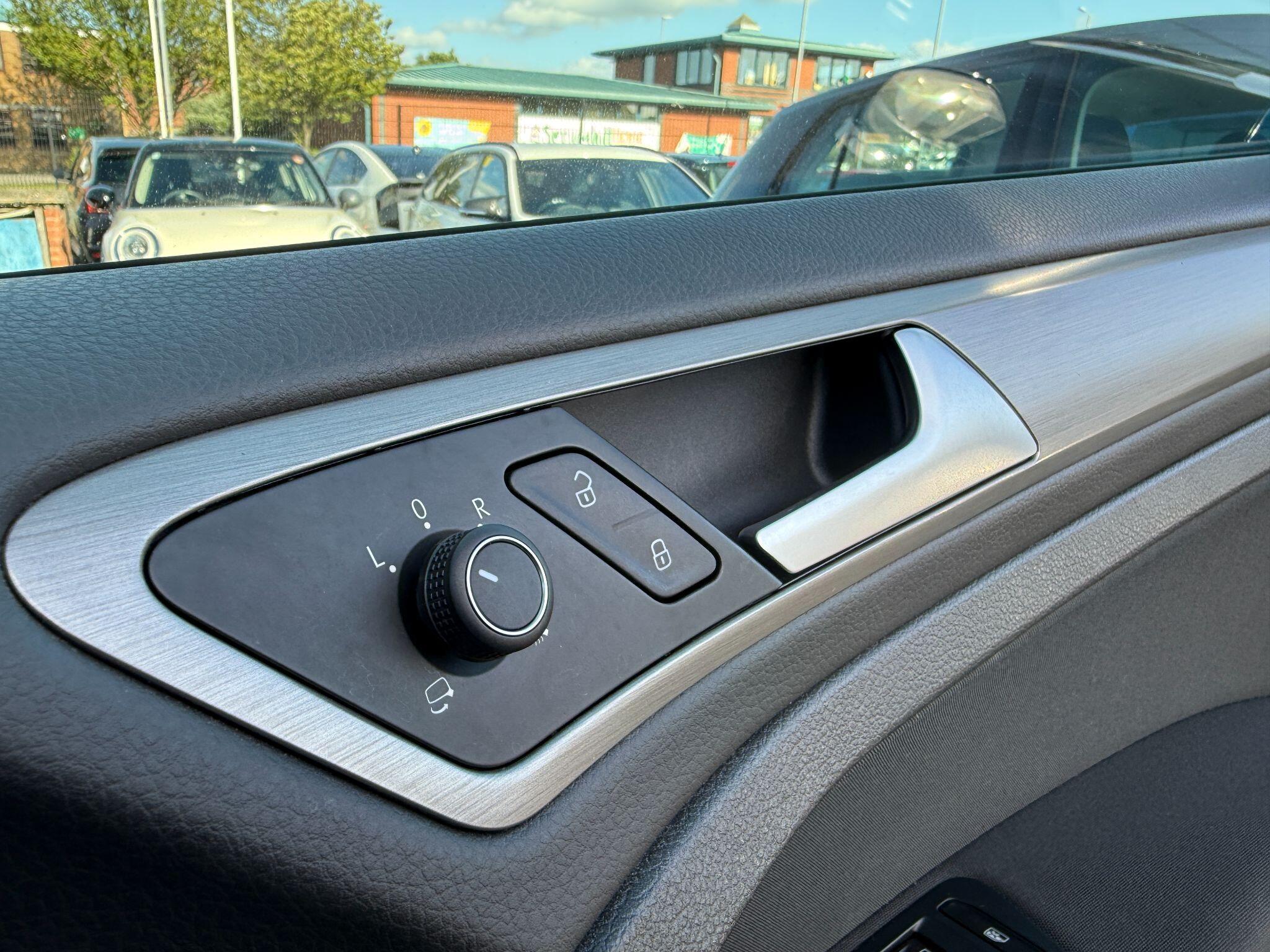 Volkswagen Golf - Image 66