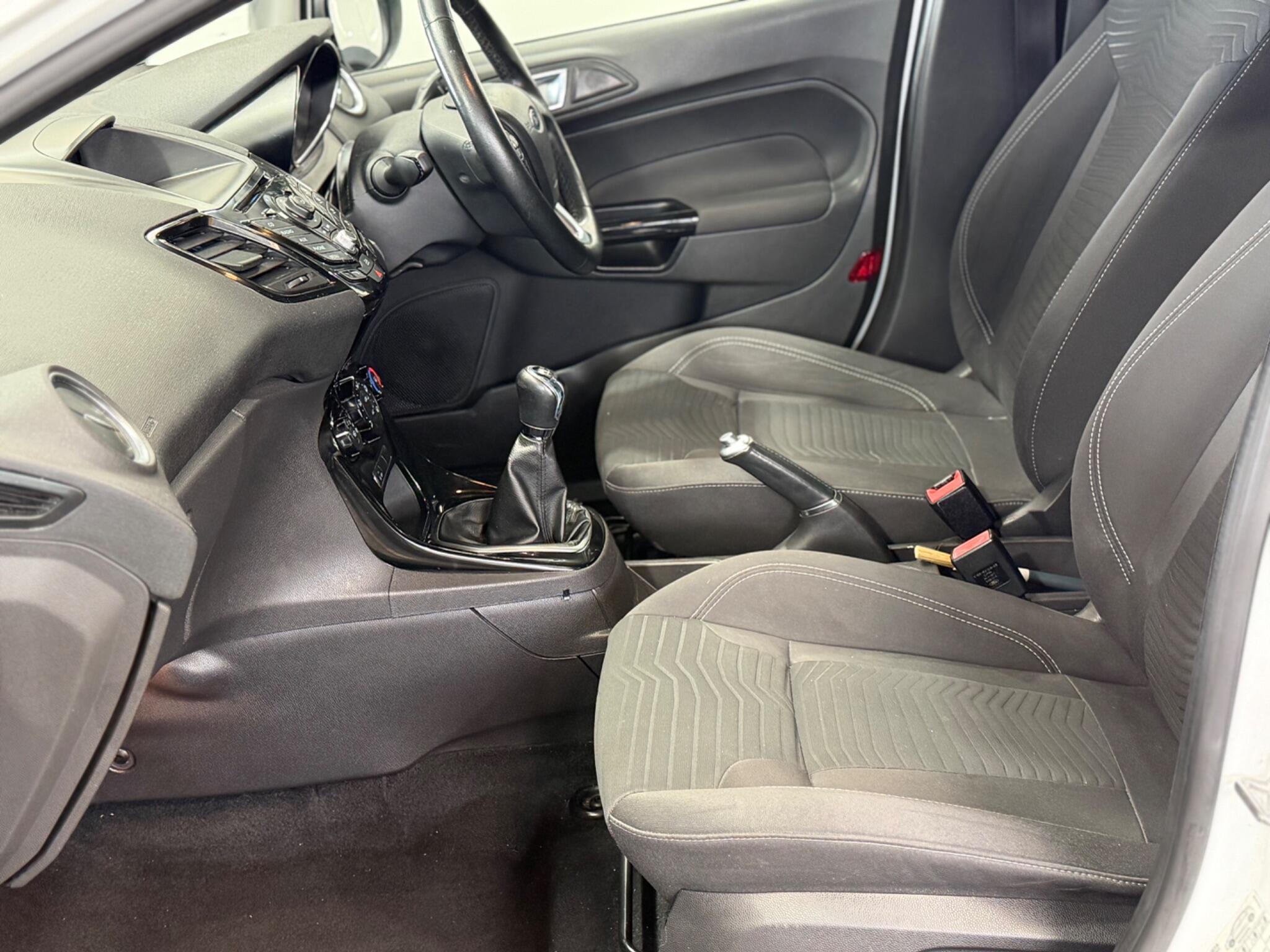 Ford Fiesta - Image 31