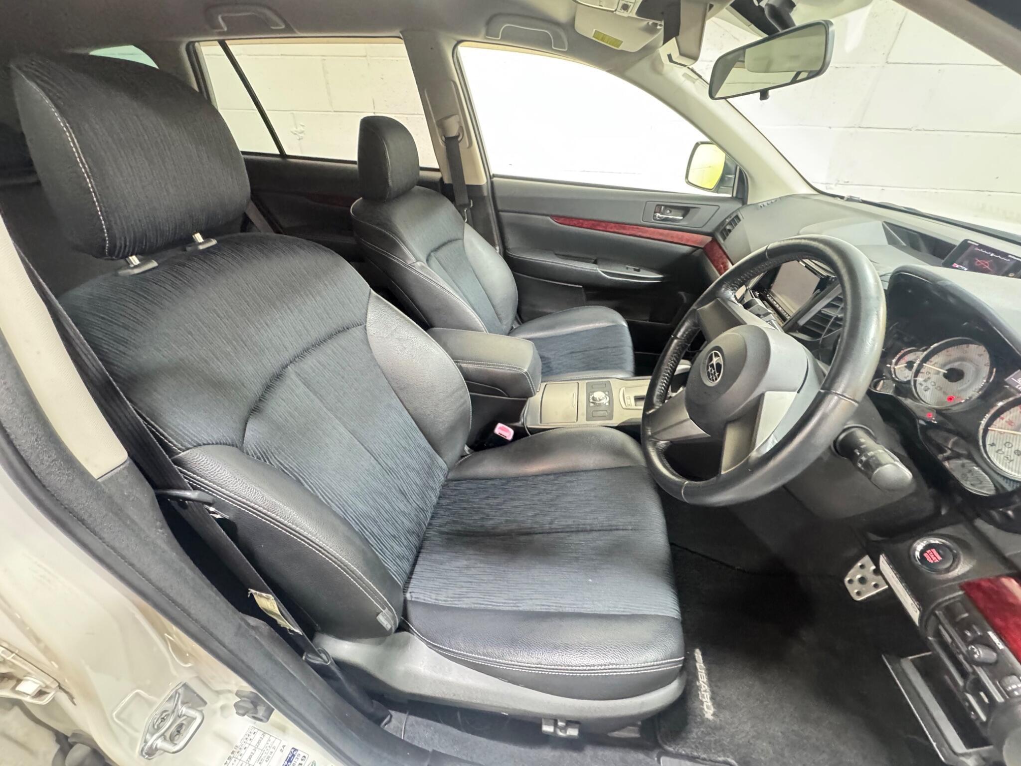 Subaru Legacy - Image 9