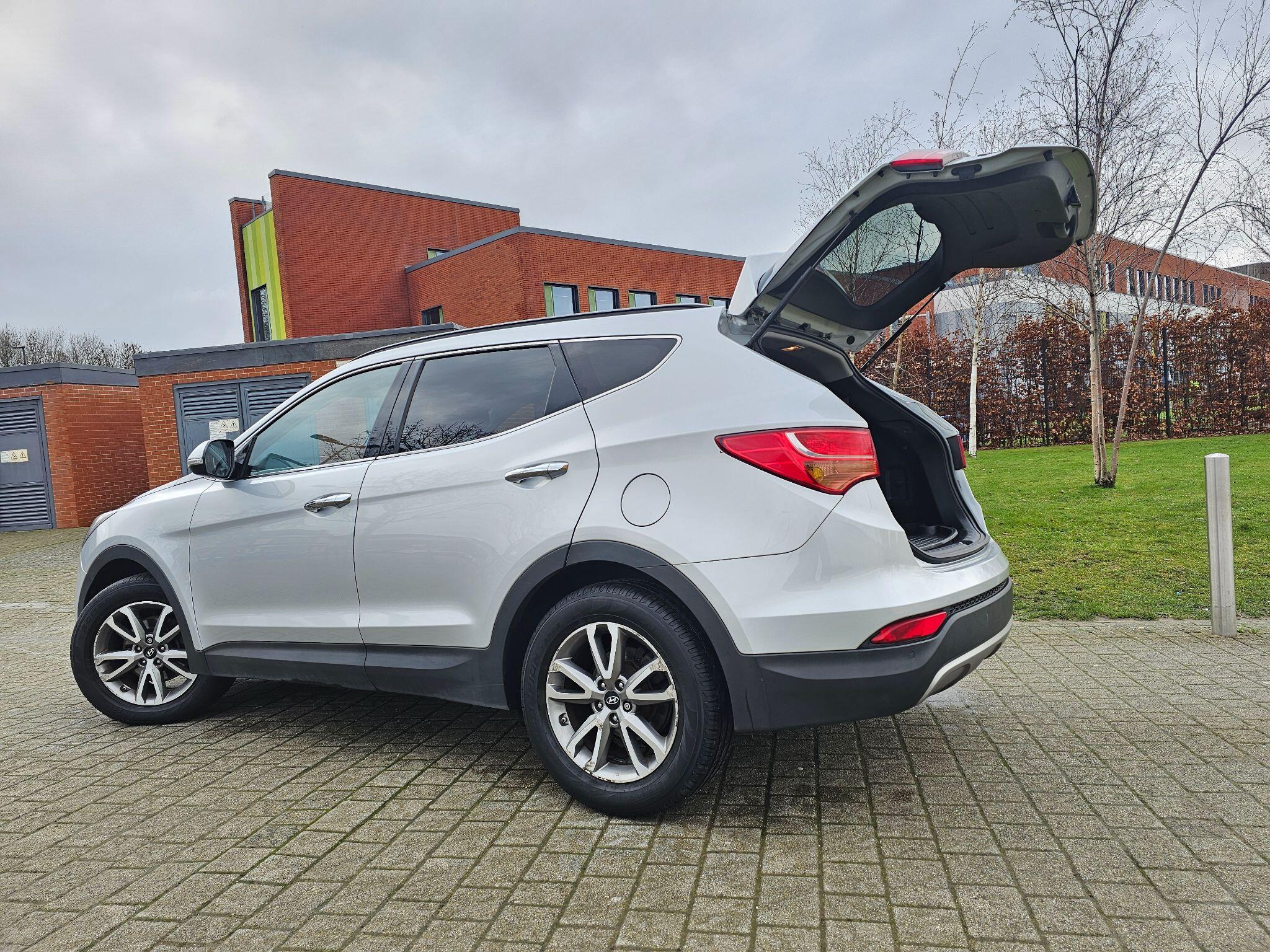 Hyundai Santa Fe - Image 11