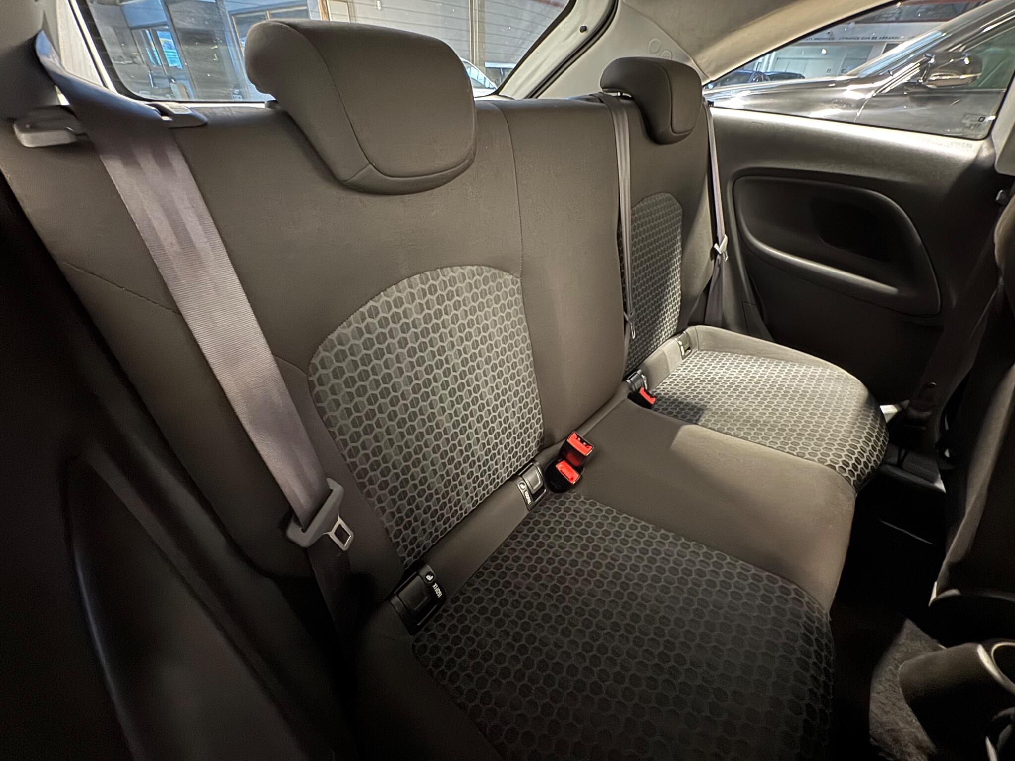 Vauxhall Corsa - Image 12