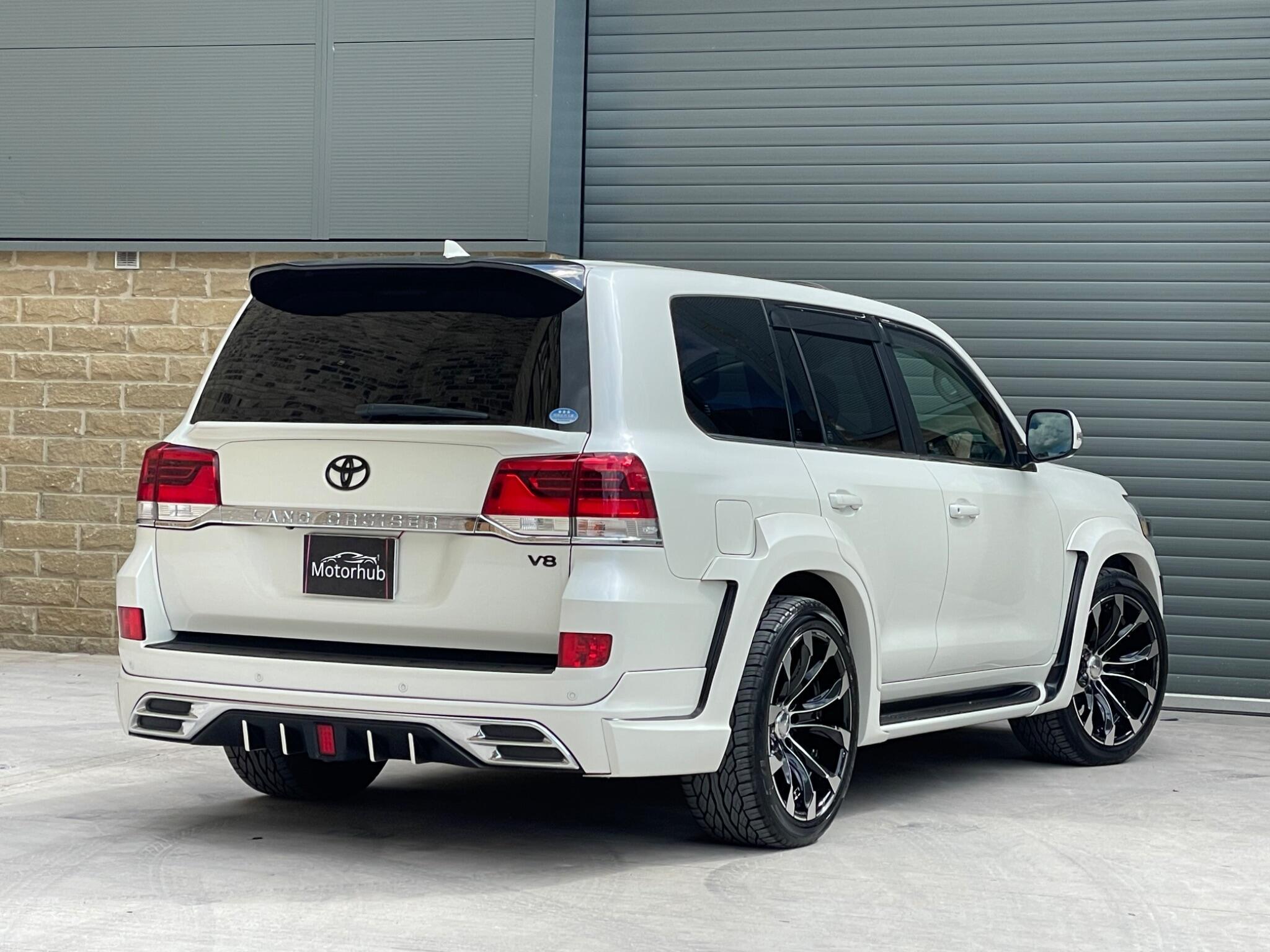 Toyota Land Cruiser - Image 4