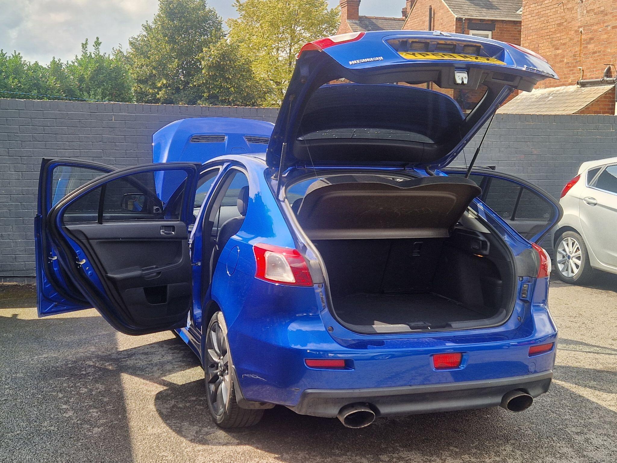 Mitsubishi Lancer - Image 16