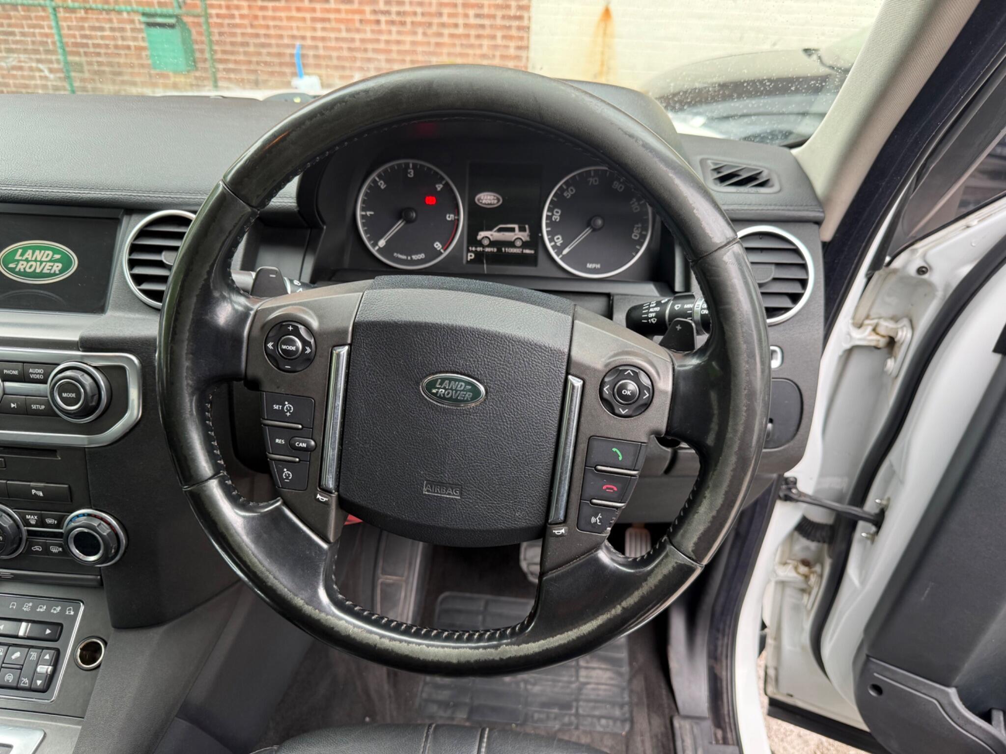 Land Rover DISCOVERY 4 - Image 18