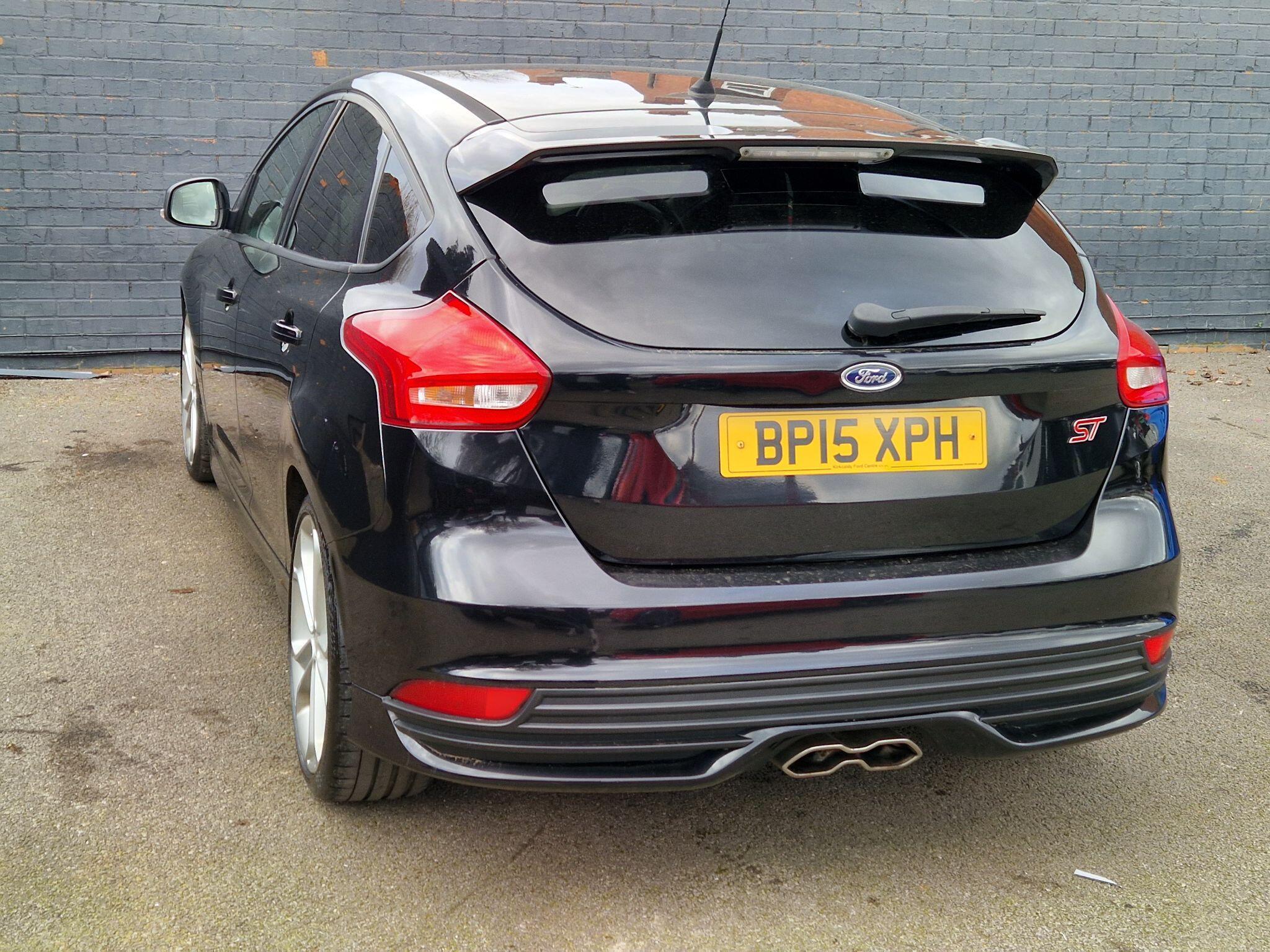 Ford Focus - Image 8