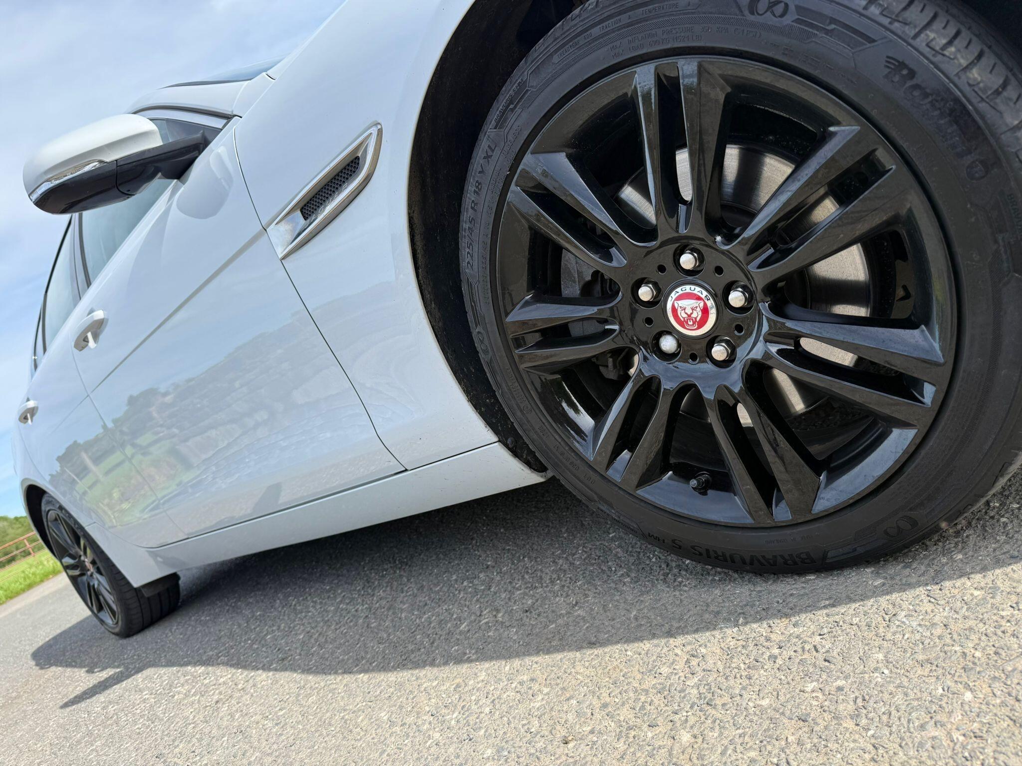 Jaguar XE - Image 38
