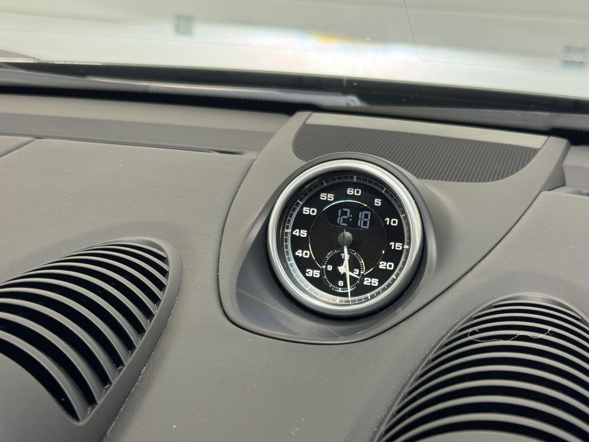 Porsche 718 Cayman - Image 70