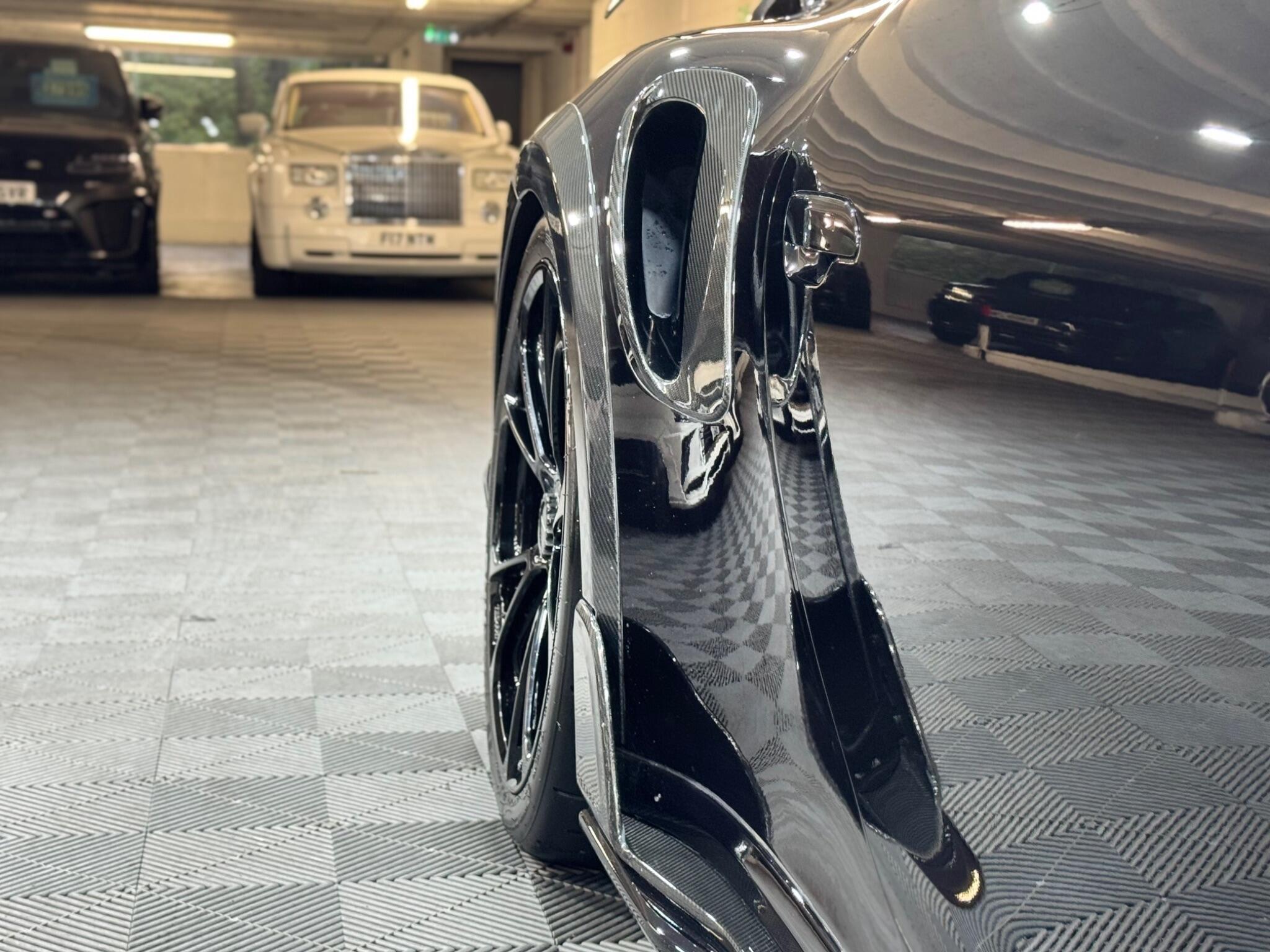 Porsche 911 - Image 12