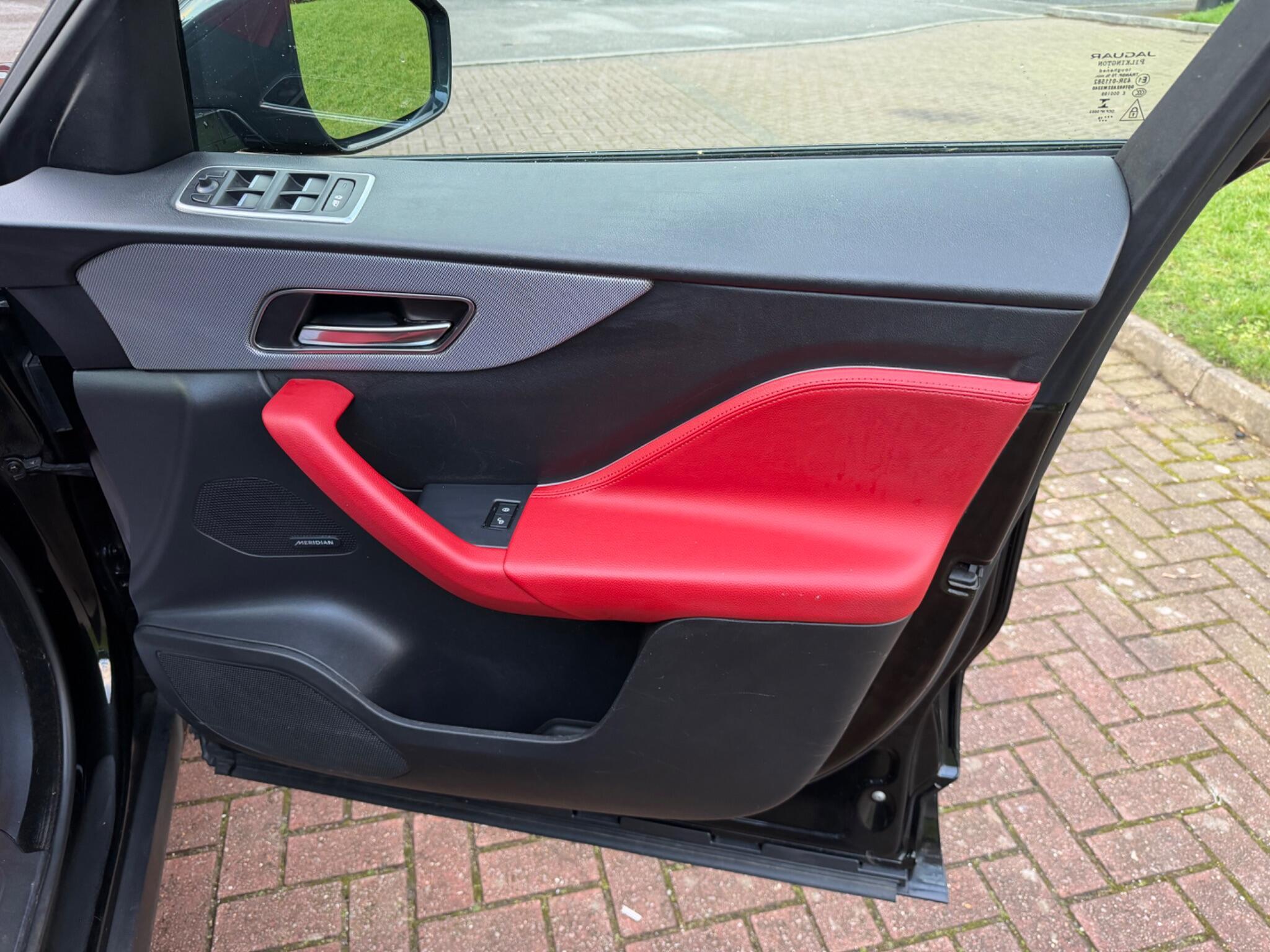 Jaguar F-Pace - Image 39