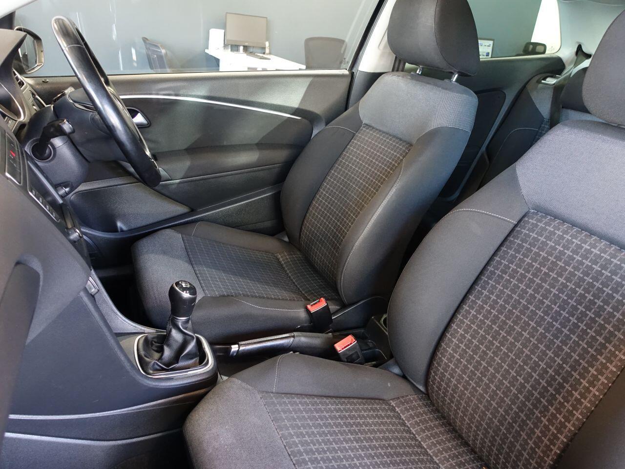 Volkswagen Polo - Image 12