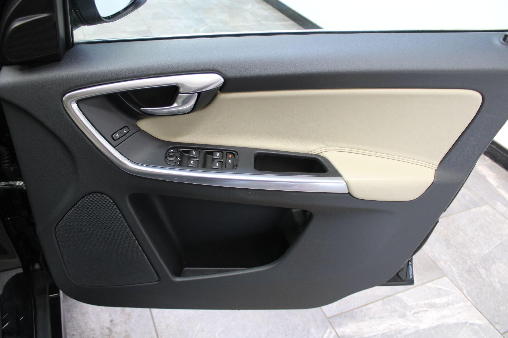 Volvo XC60 - Image 43