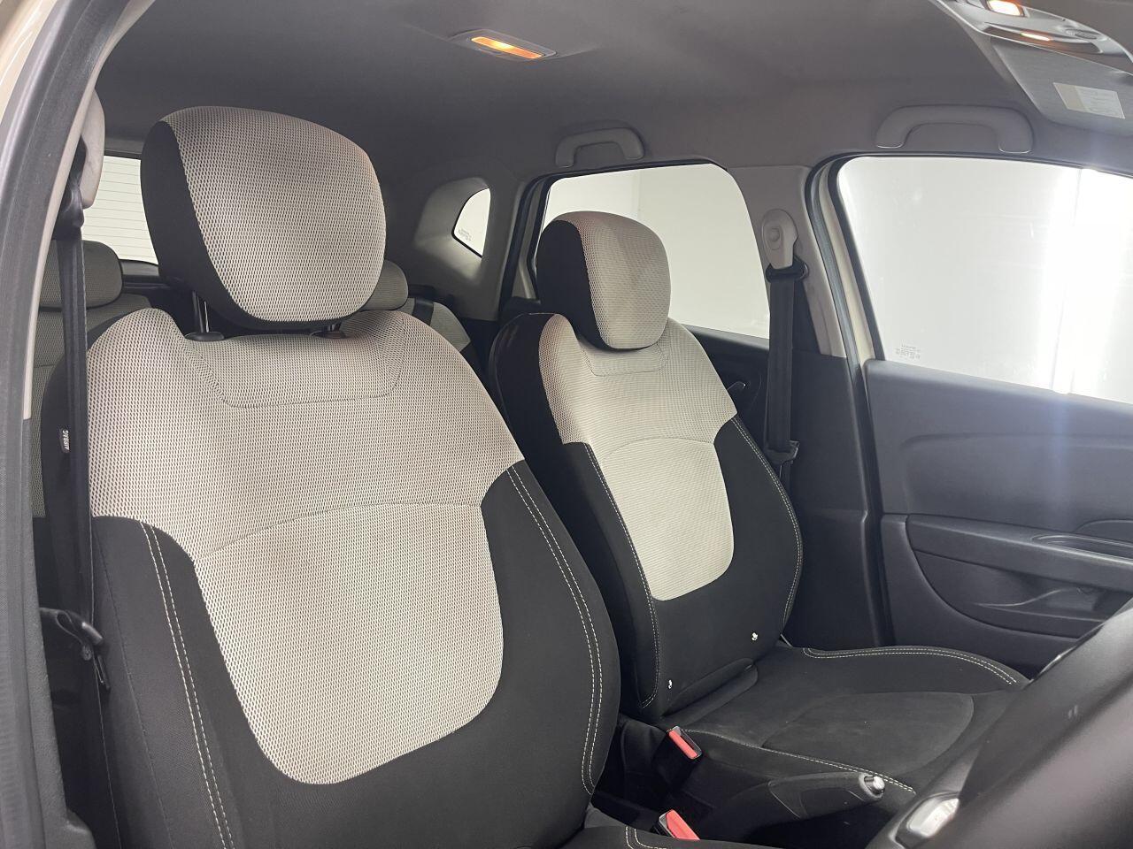Renault Captur - Image 2