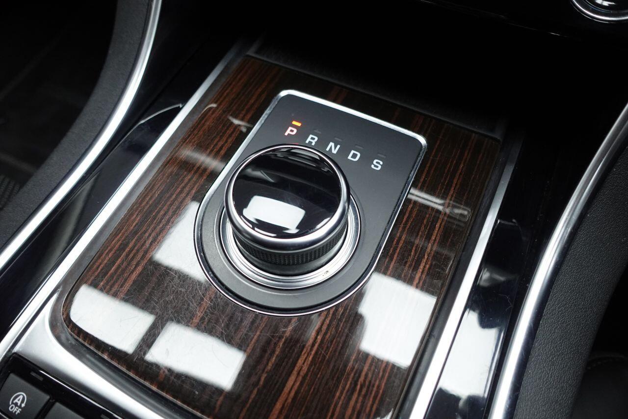 Jaguar XF - Image 42