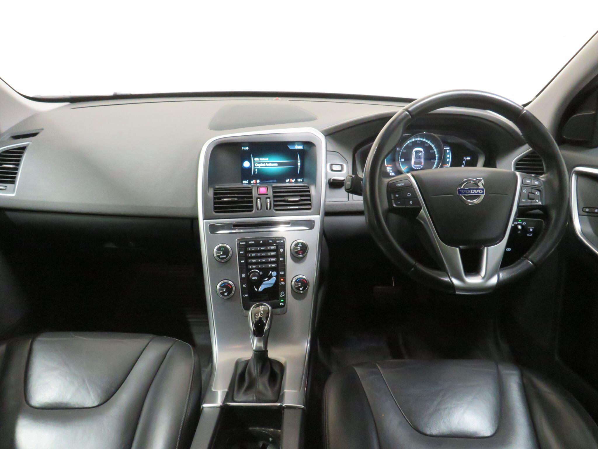 Volvo XC60 - Image 13