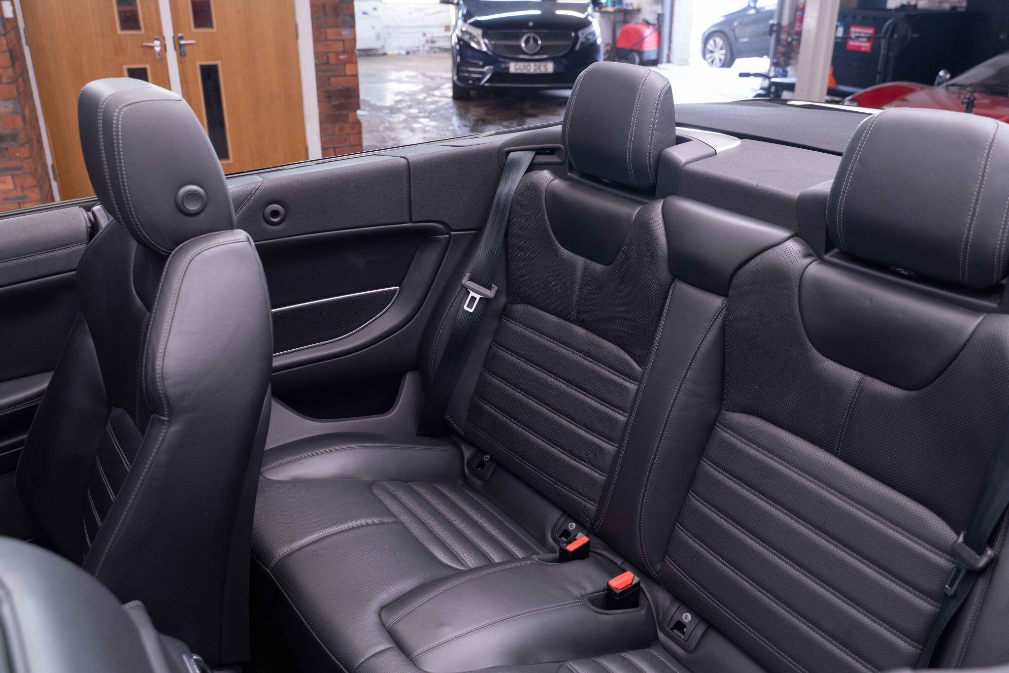 Land Rover Range Rover Evoque - Image 16