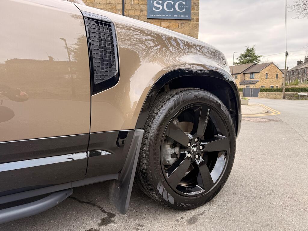 Land Rover Defender 90 - Image 15