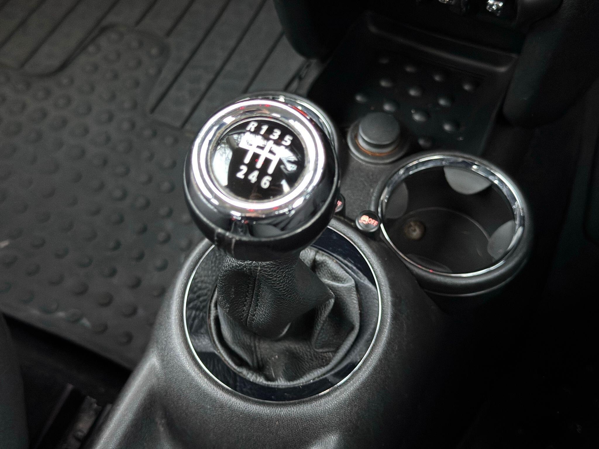 MINI Hatch - Image 13