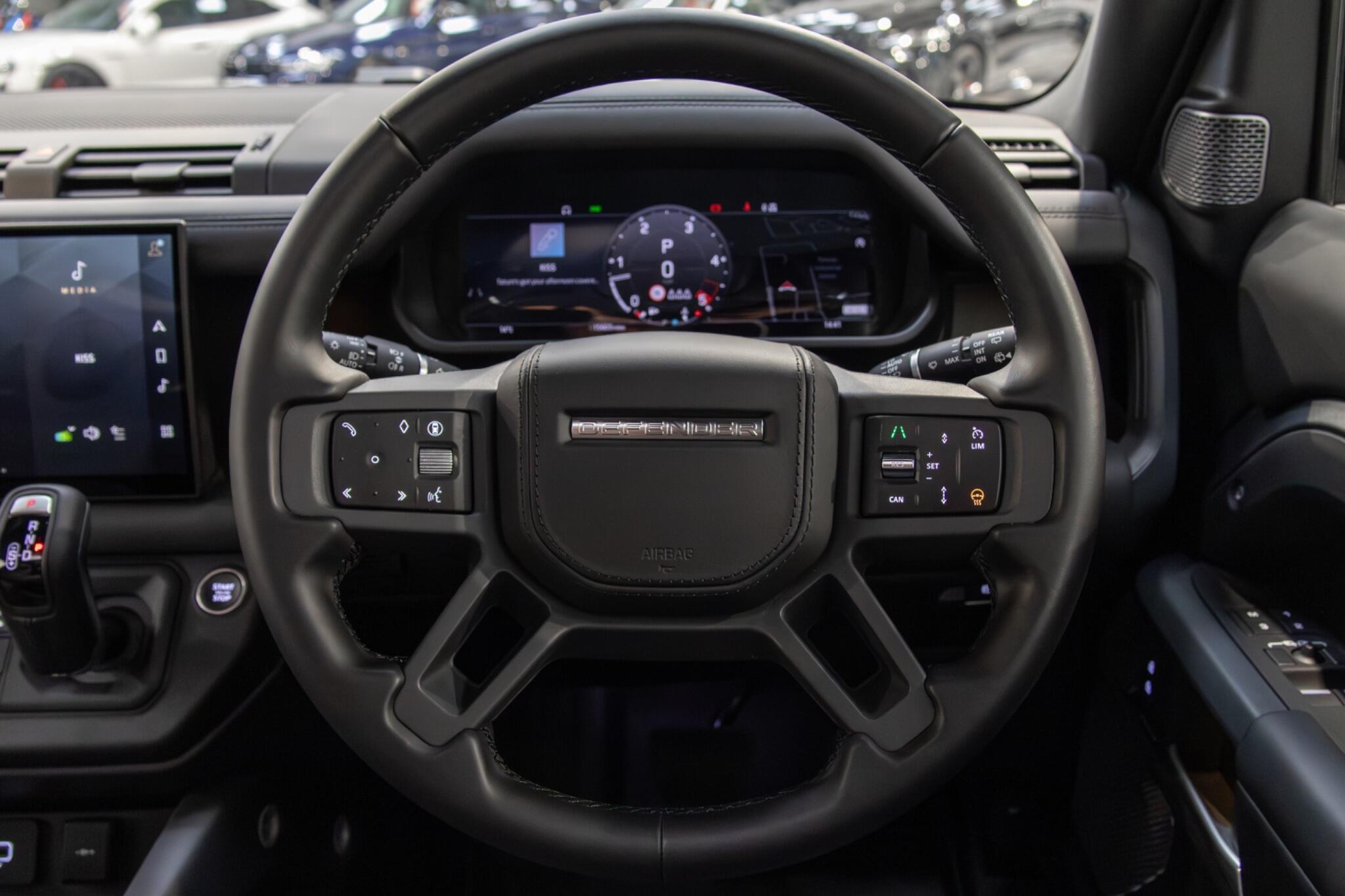 Land Rover Defender 90 - Image 19