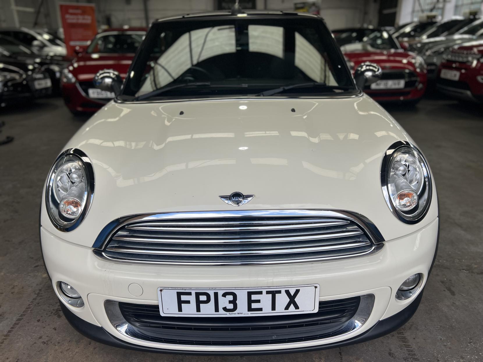 MINI Convertible - Image 14