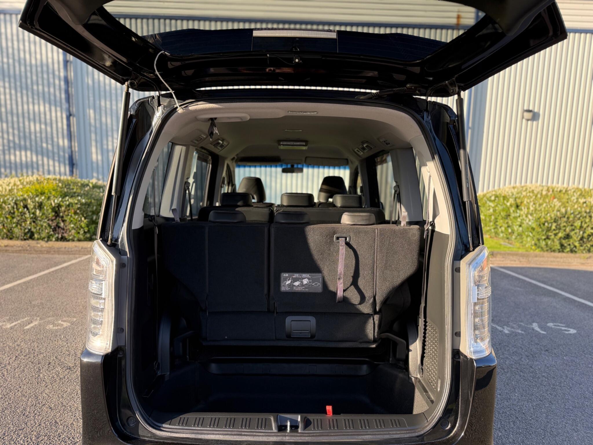 Honda Stepwagon - Image 29