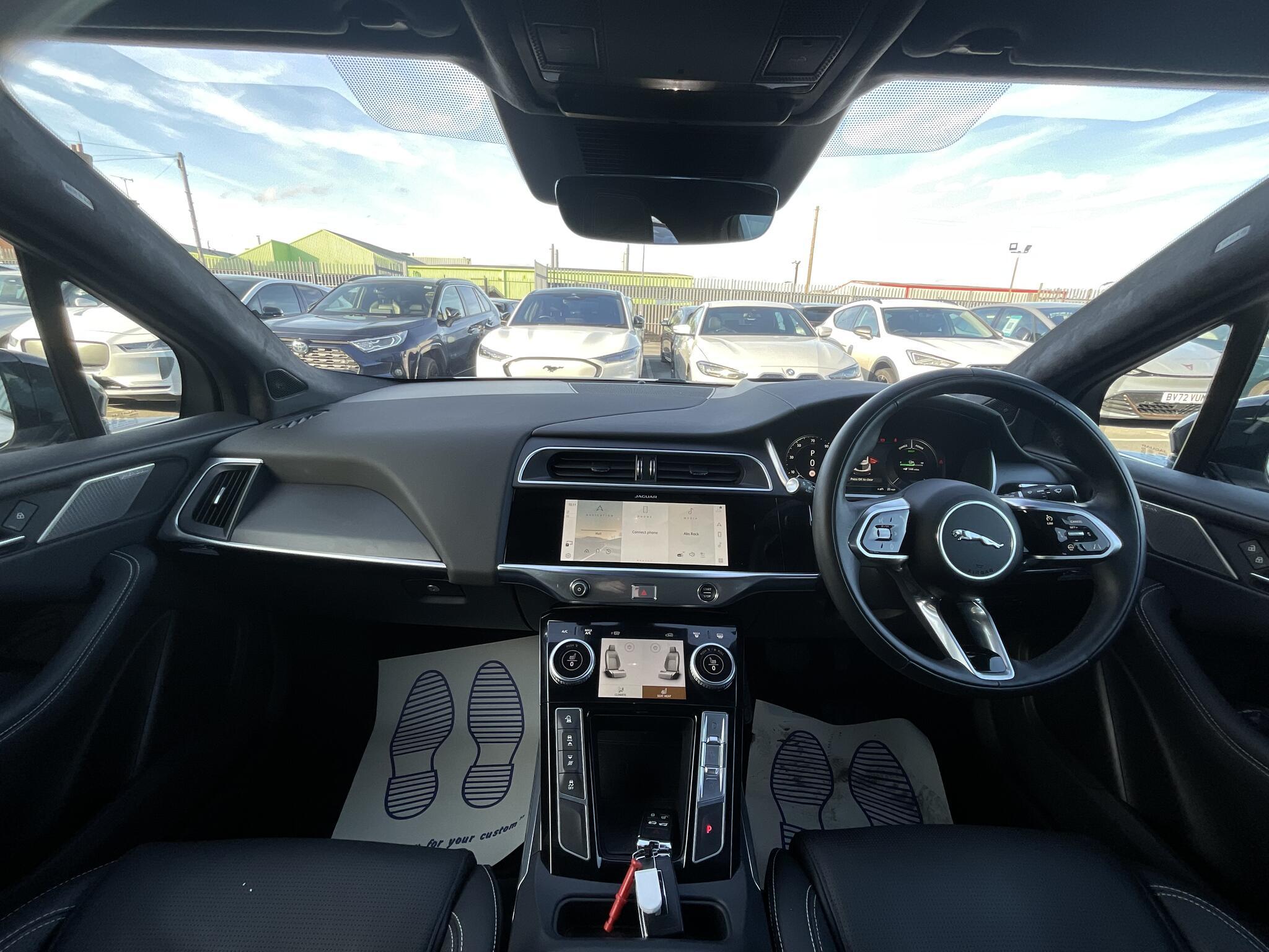 Jaguar I-Pace - Image 12