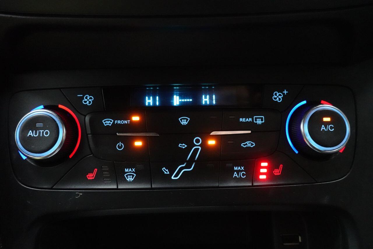 Ford Focus - Image 35