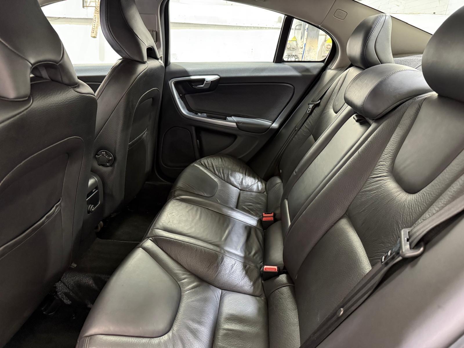 Volvo S60 - Image 43