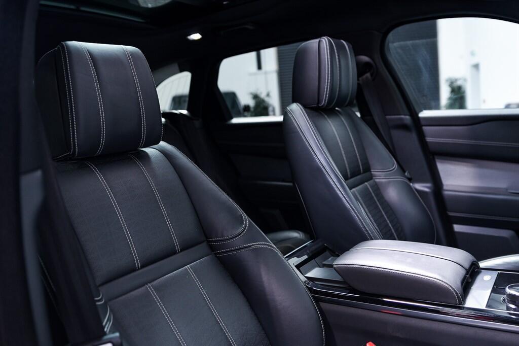 Land Rover Range Rover Velar - Image 13
