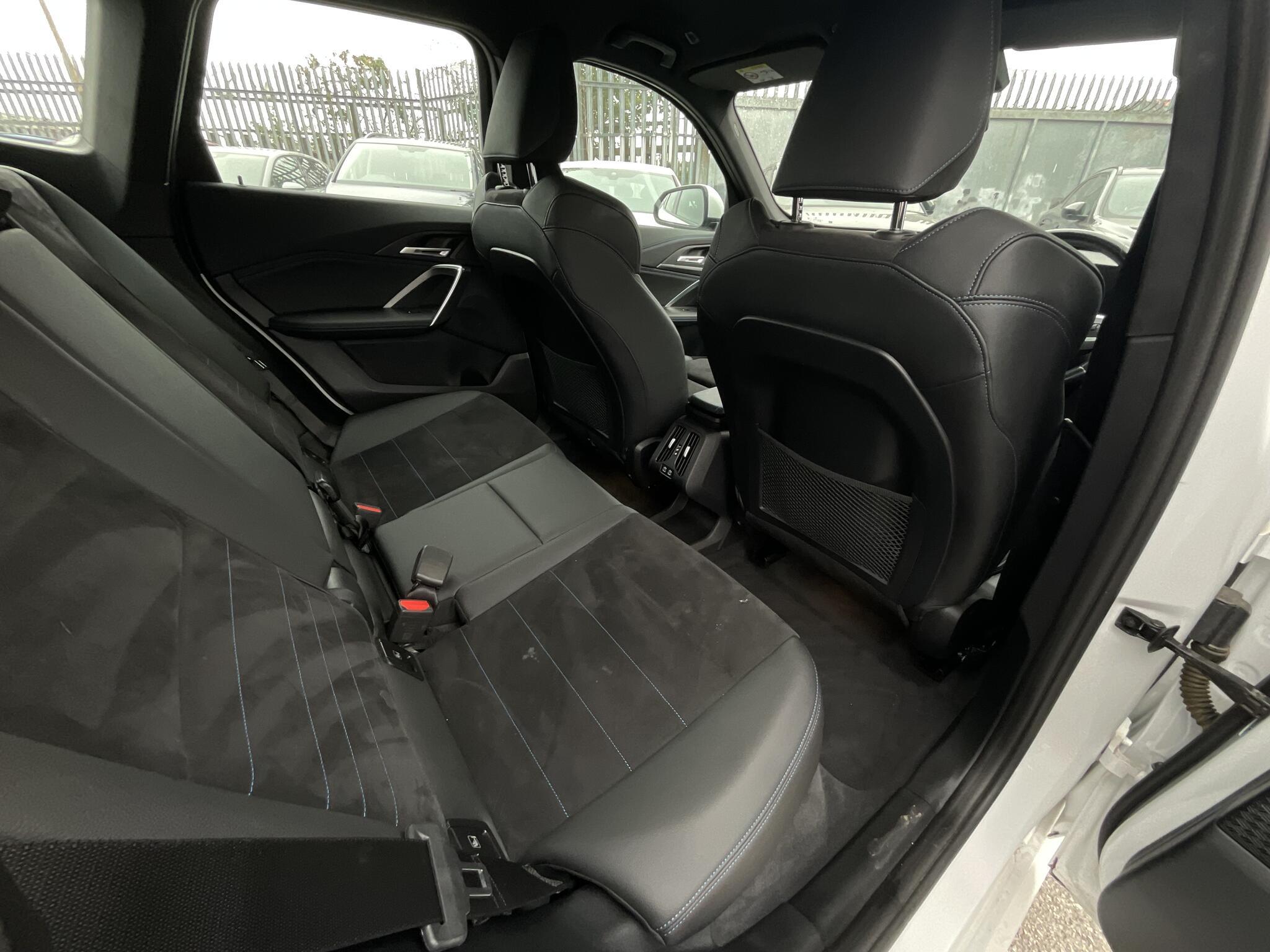 BMW iX1 - Image 10