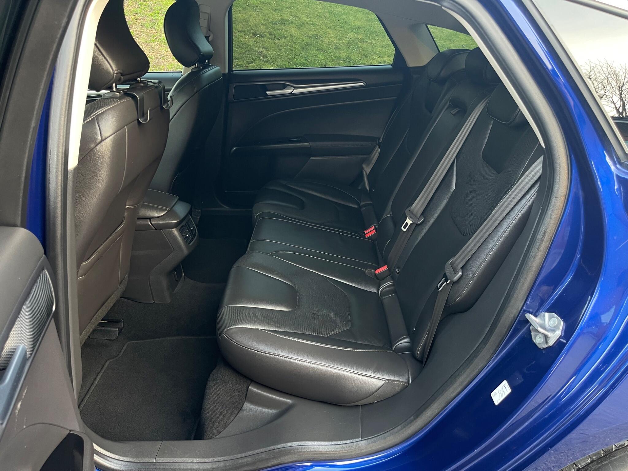 Ford Mondeo - Image 30