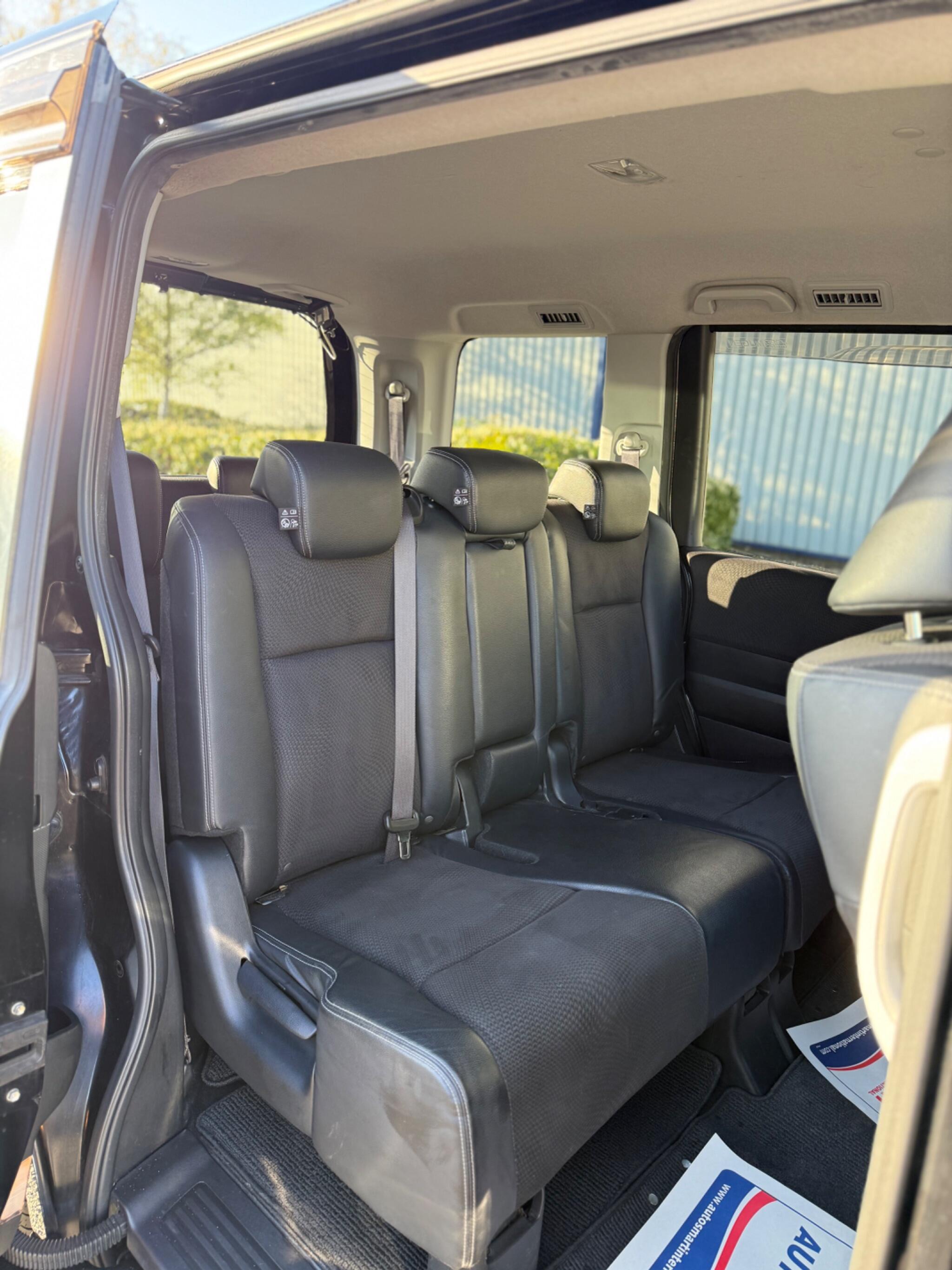 Honda Stepwagon - Image 21