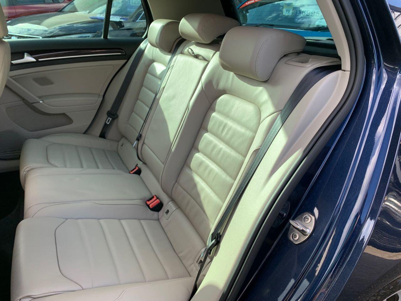 Volkswagen Golf - Image 14