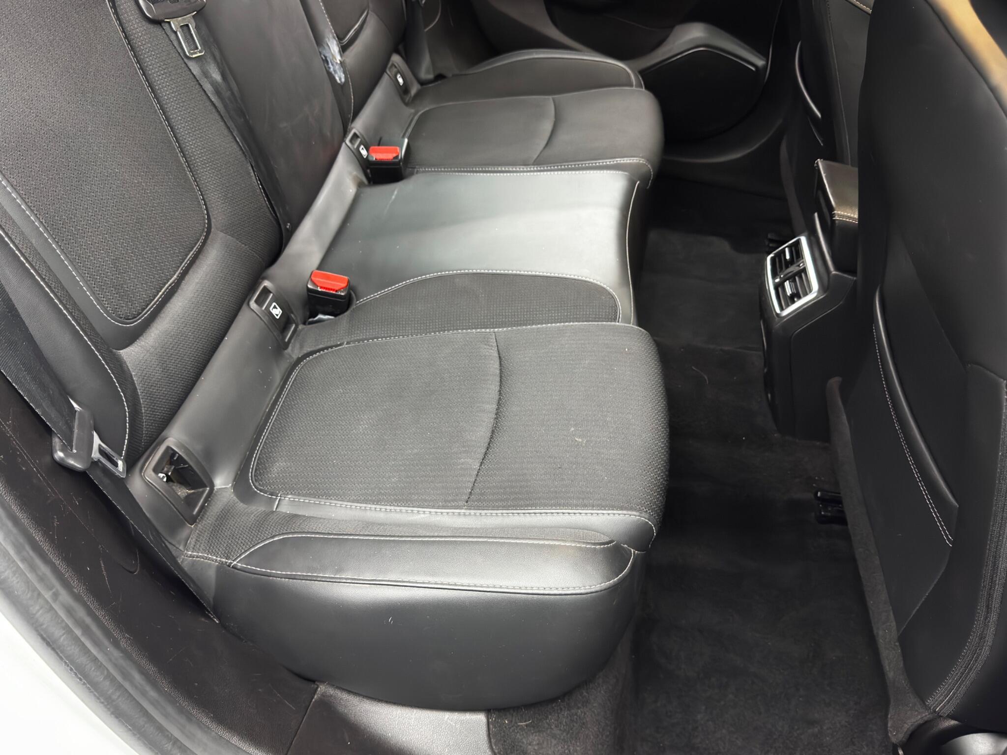 Renault Megane - Image 16