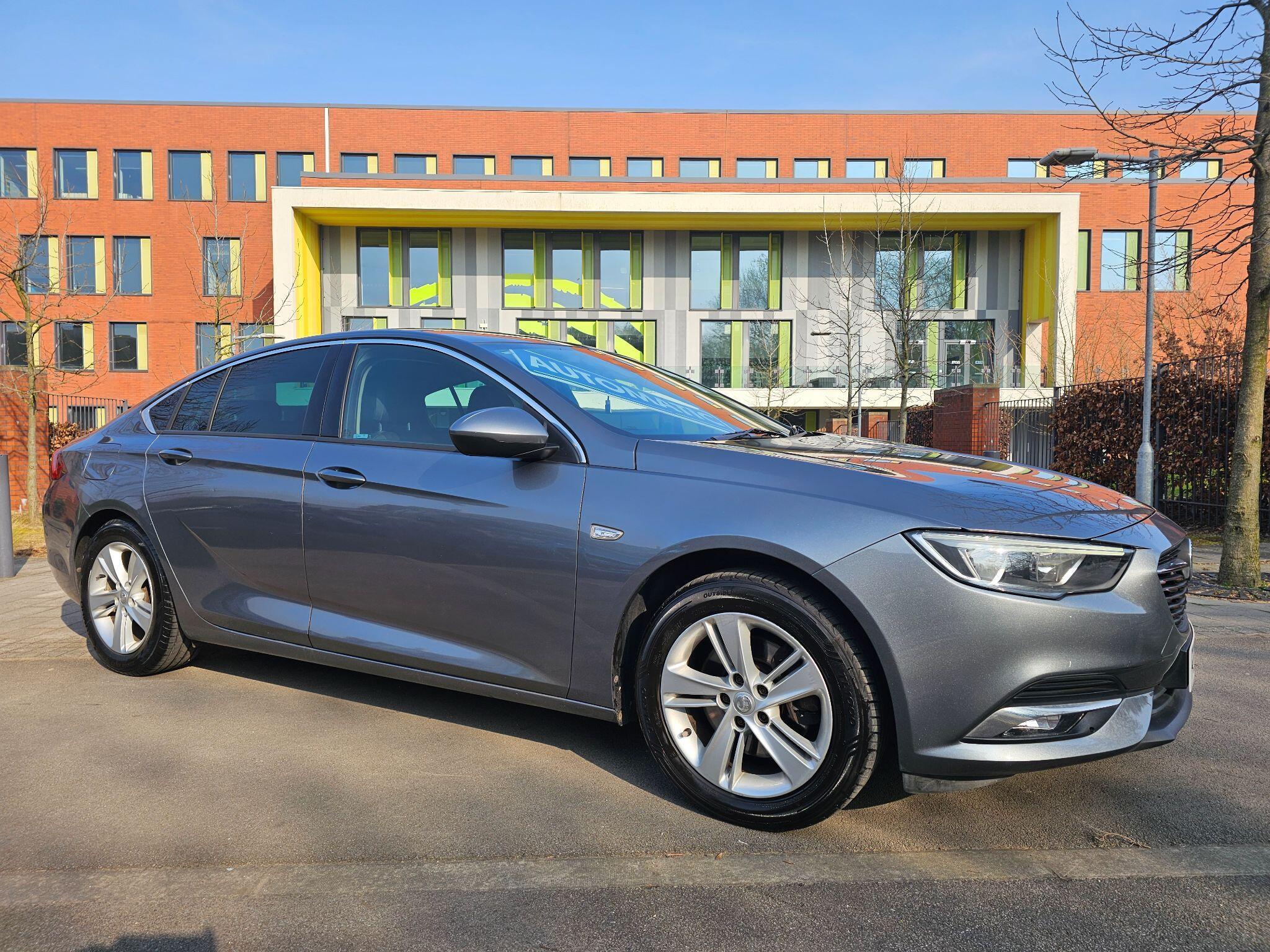 Vauxhall Insignia - Image 11