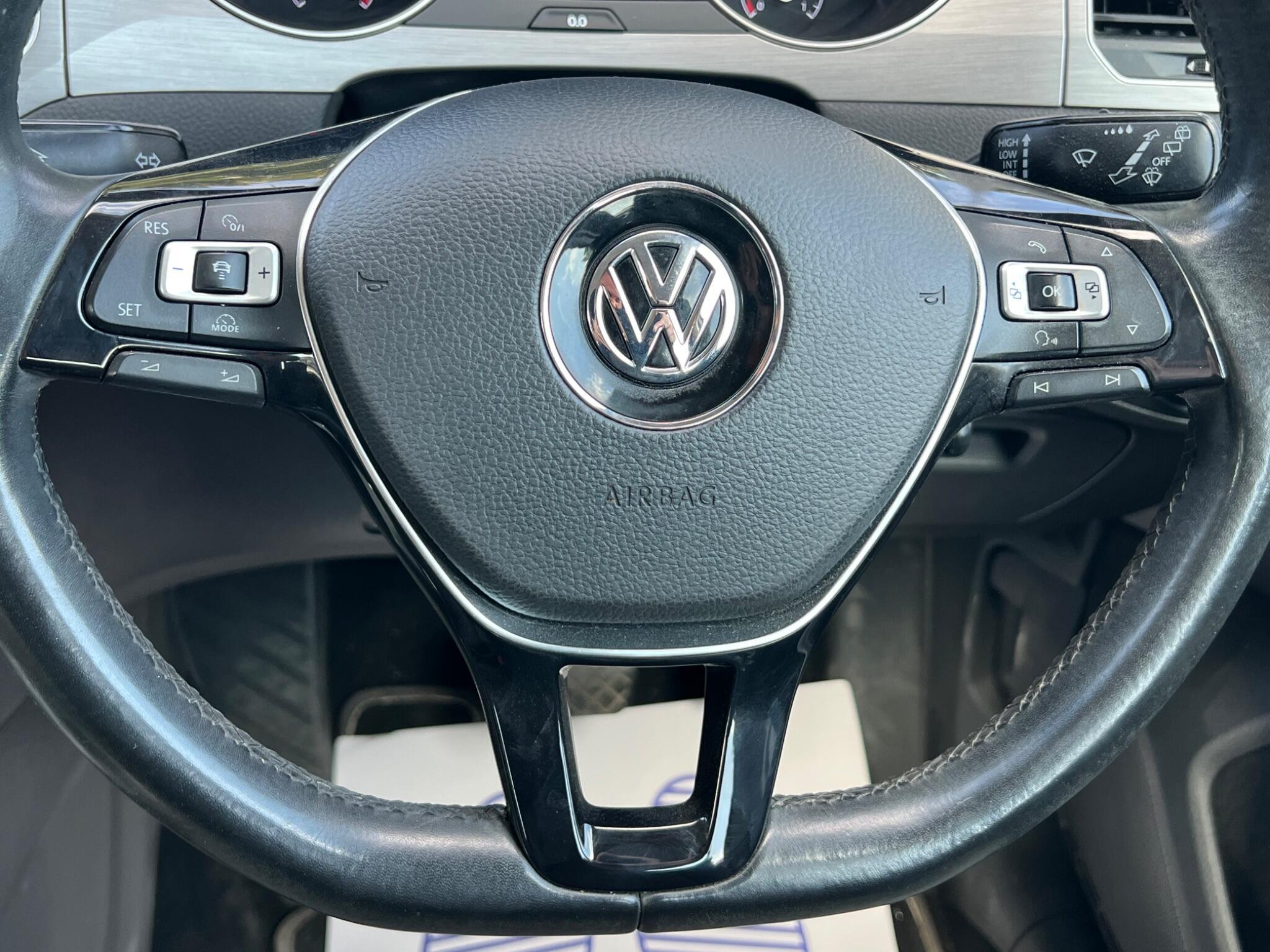 Volkswagen GOLF SV - Image 17