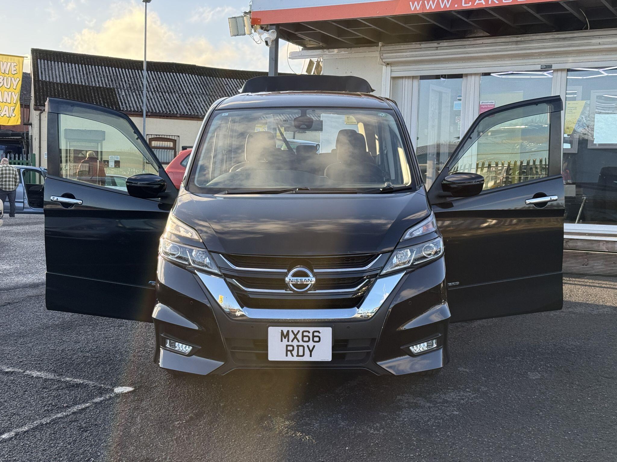 Nissan Serena - Image 24